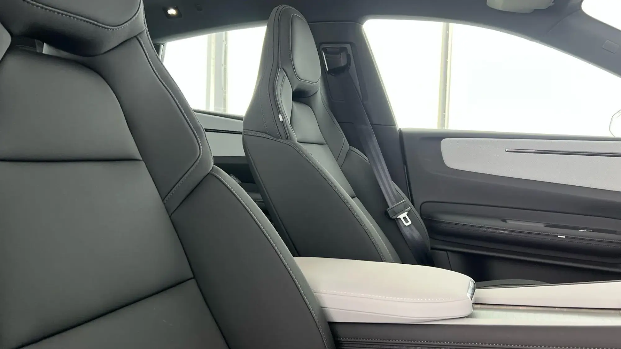Polestar 4 SUV Image 18 Polestar 4 SUV Image 18