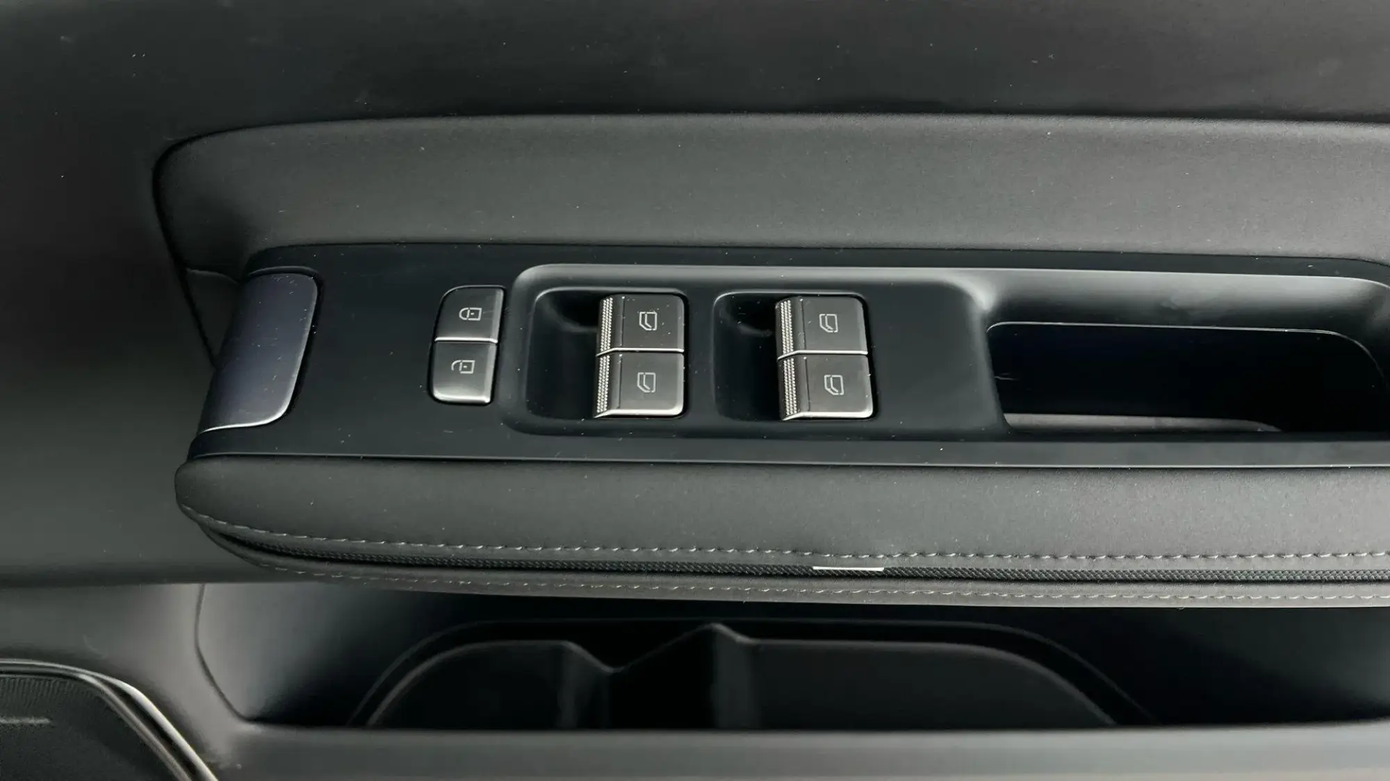 Polestar 4 SUV Image 33 Polestar 4 SUV Image 33
