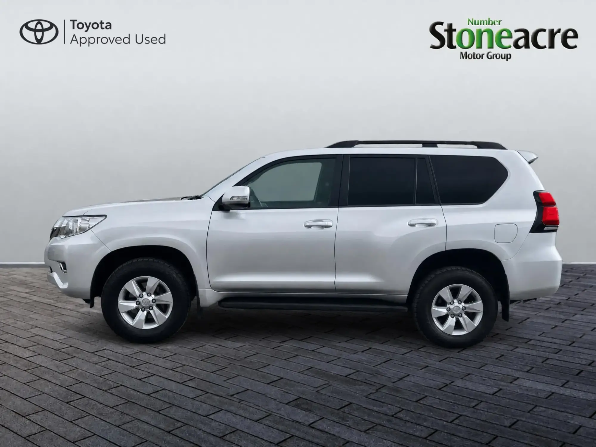 Toyota Land Cruiser Image 6