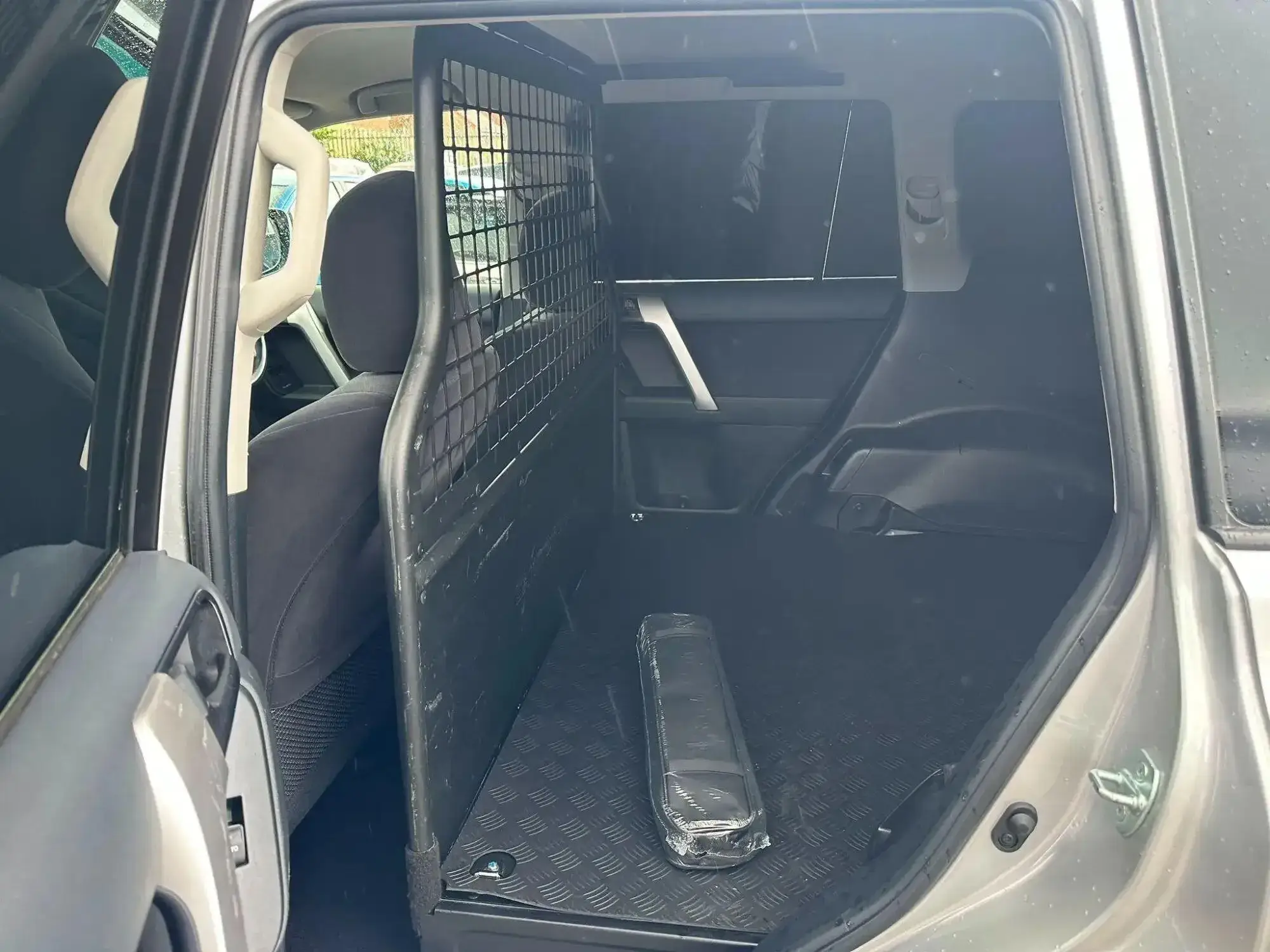Toyota Land Cruiser Image 13