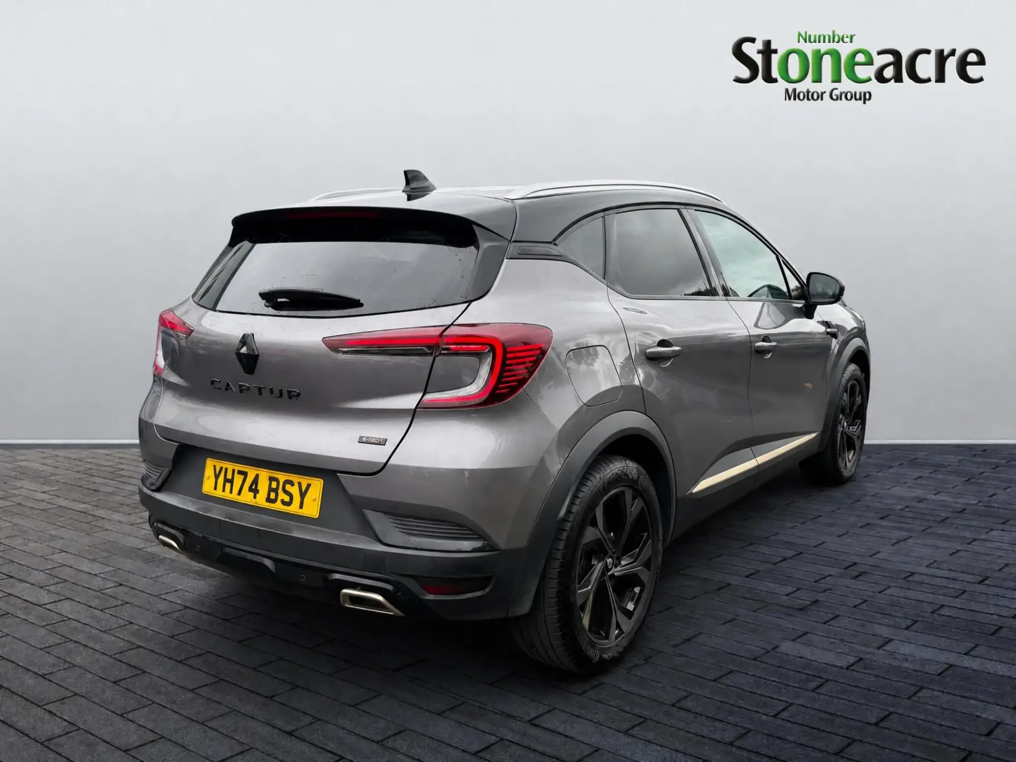 Renault Captur E-Tech 1.6 E-TECH E-Tech engineered Auto Euro 6 (s/s) 5dr YH74BSY Image 3 Renault Captur E-Tech 1.6 E-TECH E-Tech engineered Auto Euro 6 (s/s) 5dr YH74BSY Image 3