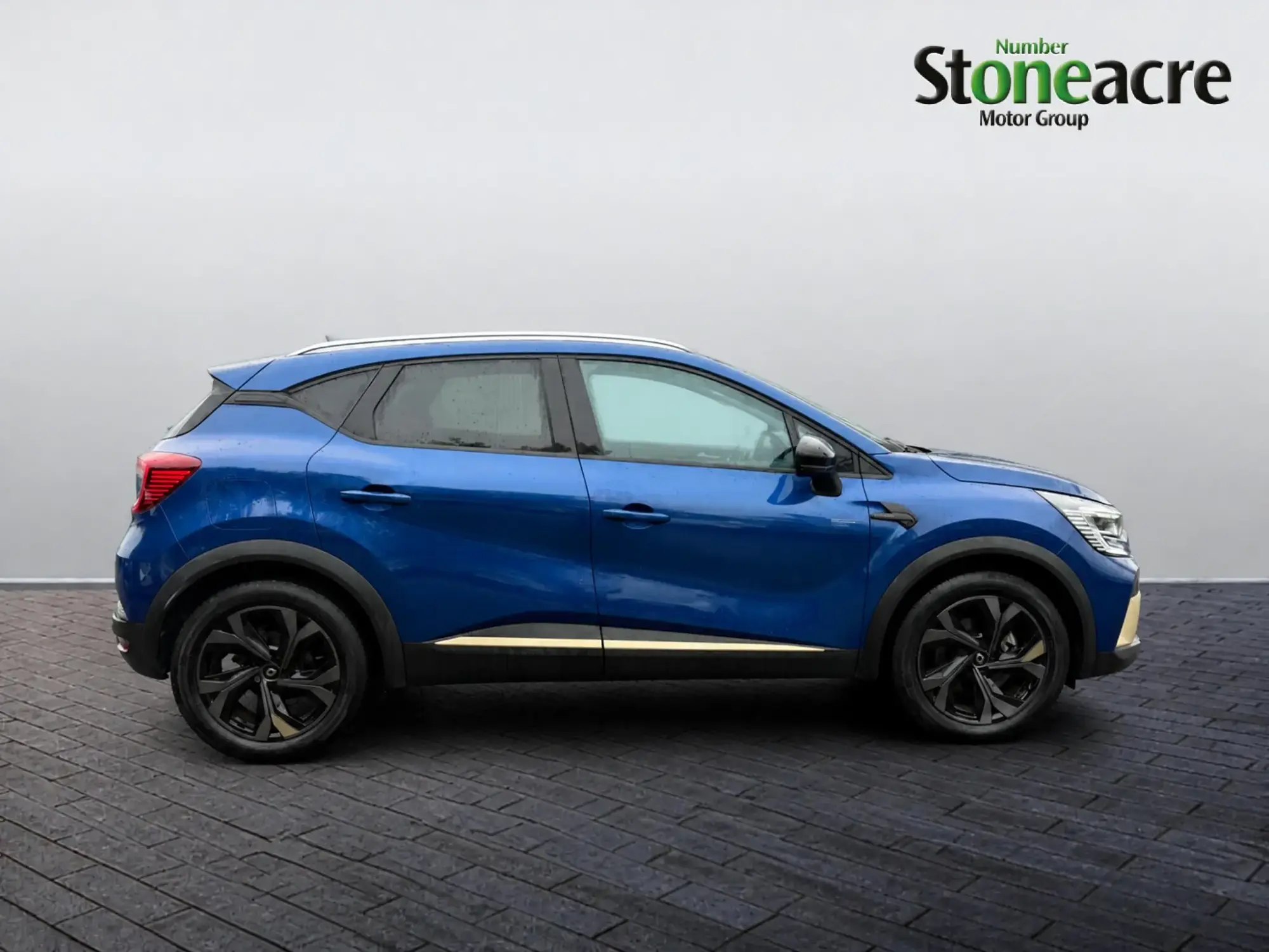 Renault Captur E-Tech 1.6 E-TECH E-Tech engineered Auto Euro 6 (s/s) 5dr GJ73KVL Image 2 Renault Captur E-Tech 1.6 E-TECH E-Tech engineered Auto Euro 6 (s/s) 5dr GJ73KVL Image 2