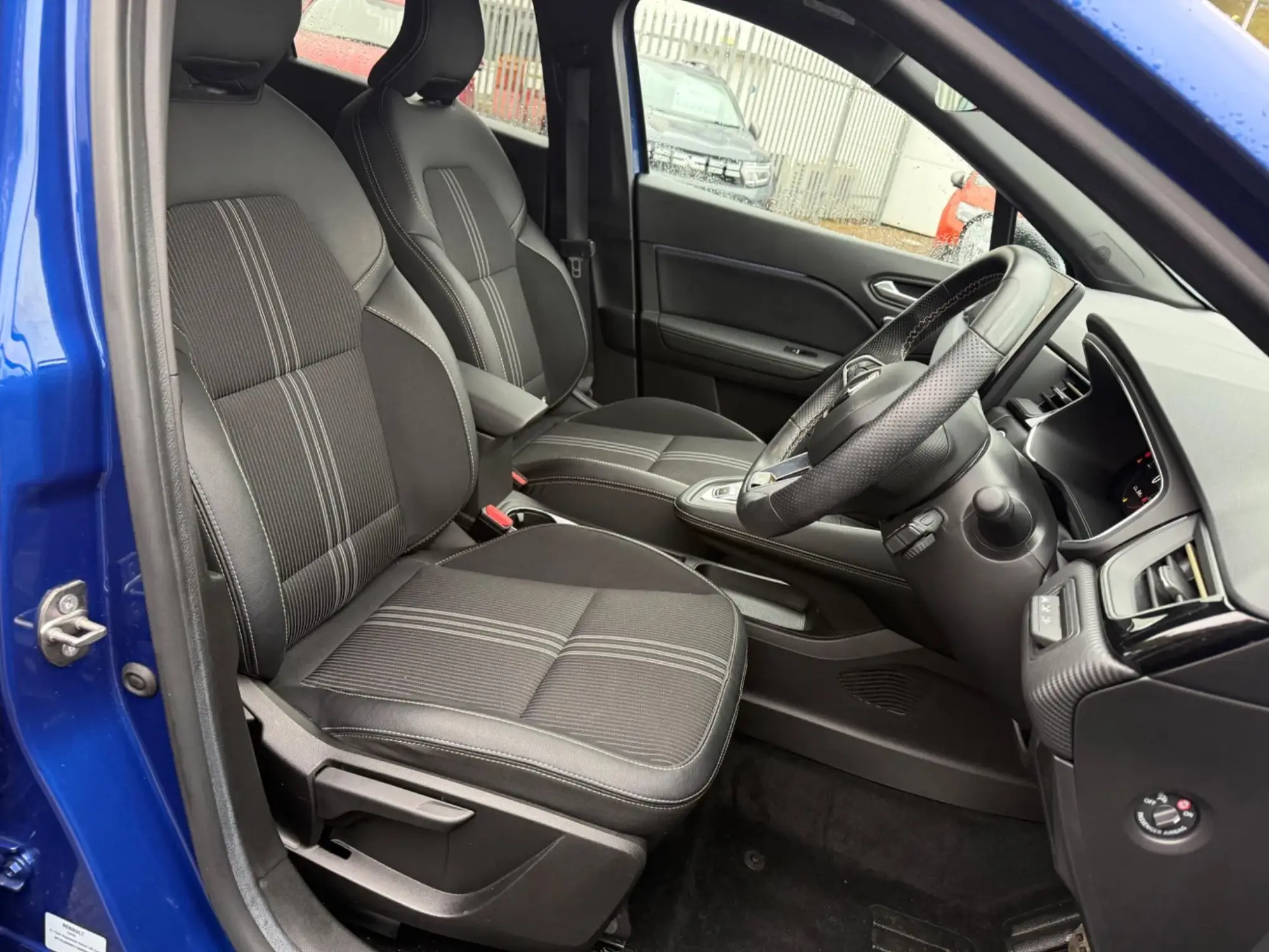 Renault Captur E-Tech Image 12
