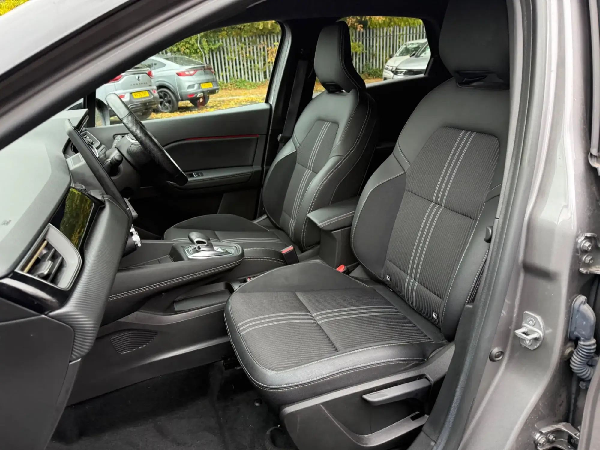Renault Captur E-Tech Image 14