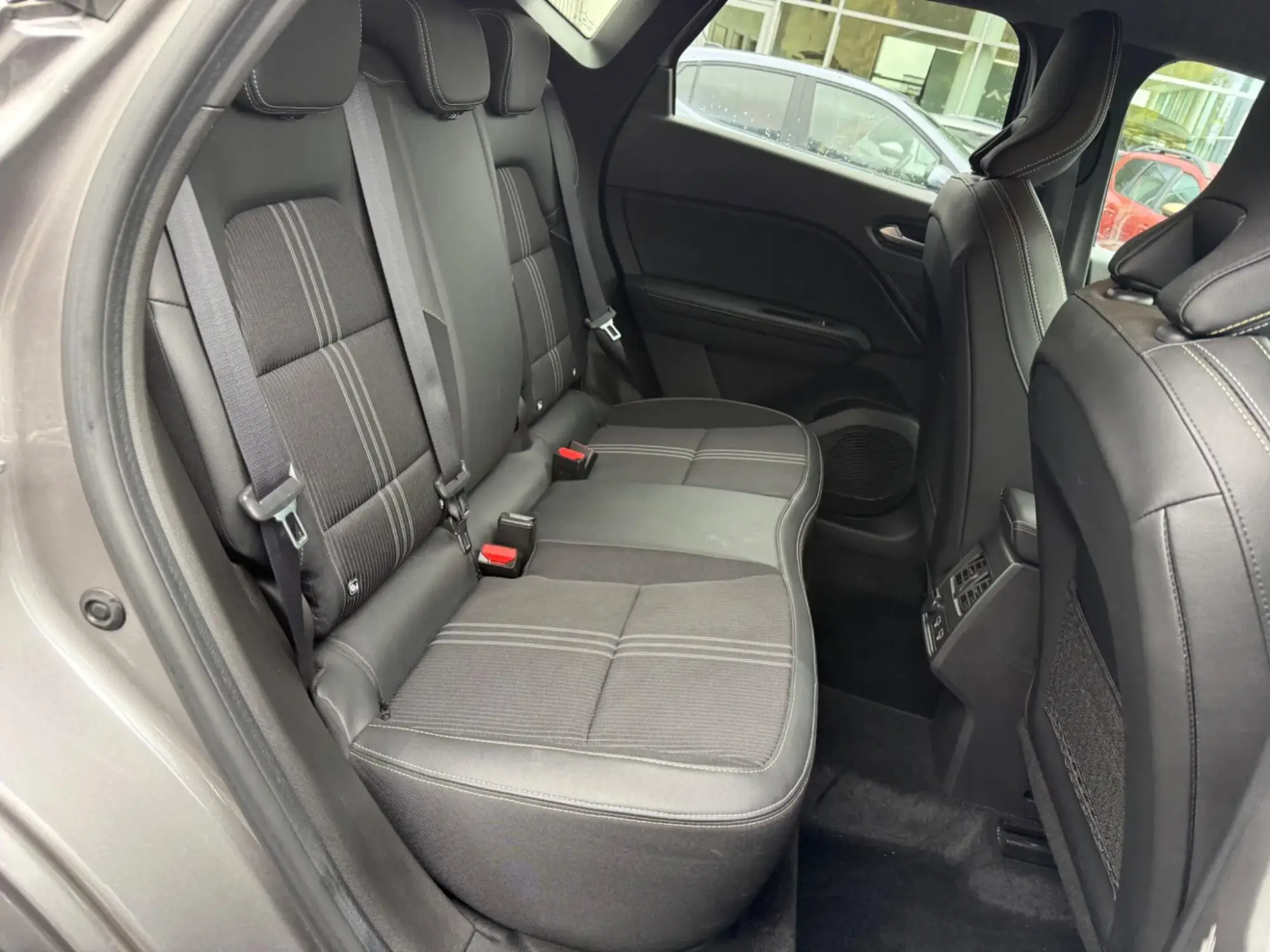 Renault Captur E-Tech Image 17