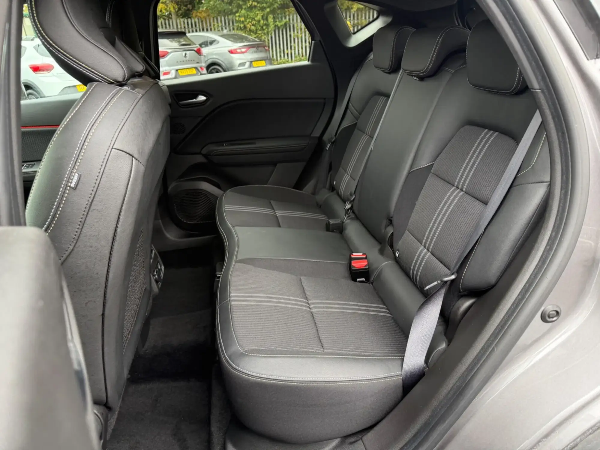 Renault Captur E-Tech Image 18