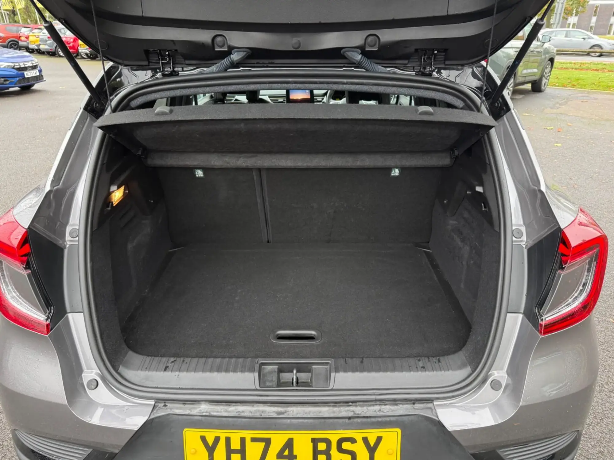 Renault Captur E-Tech Image 21