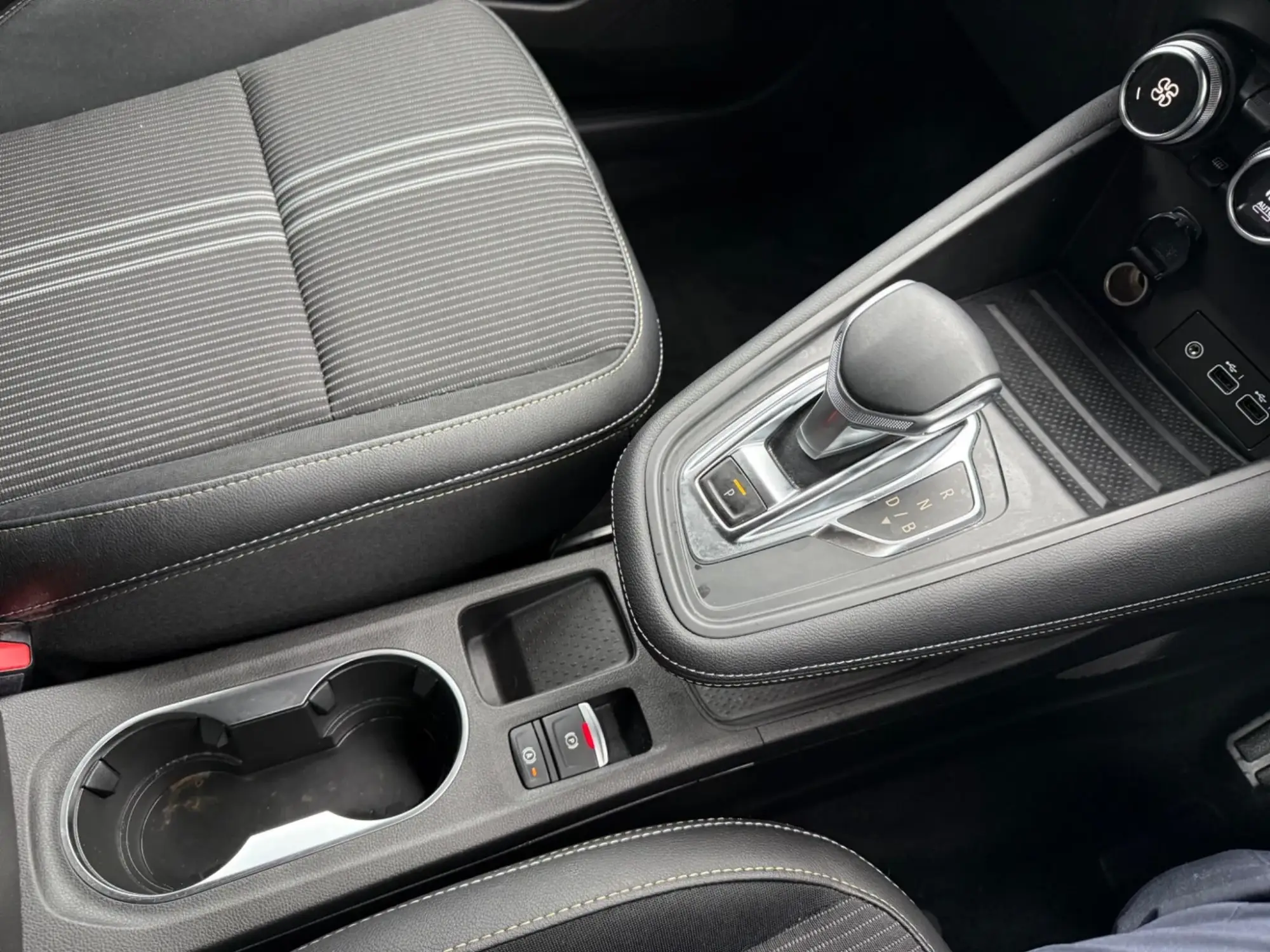 Renault Captur E-Tech Image 28