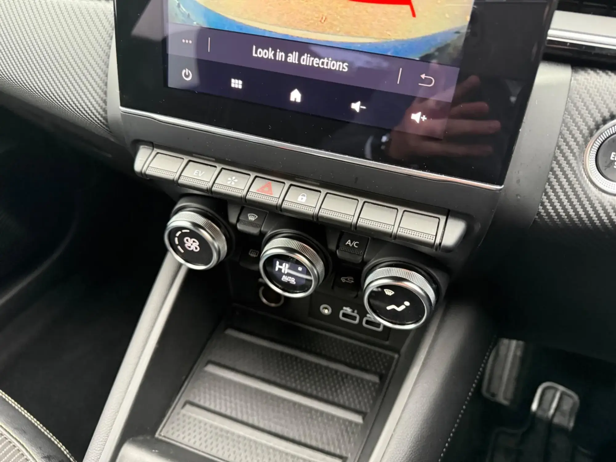 Renault Captur E-Tech Image 28
