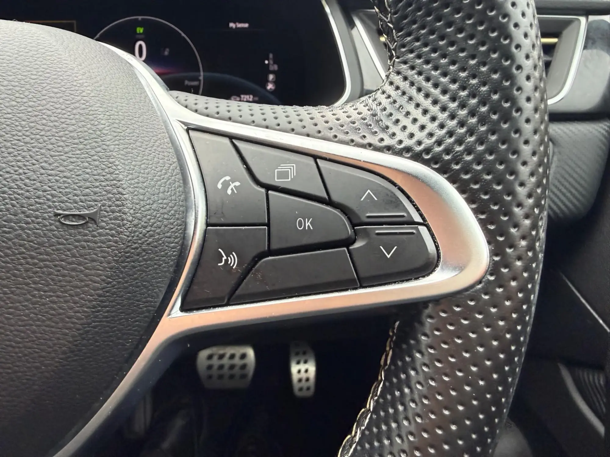 Renault Captur E-Tech Image 30