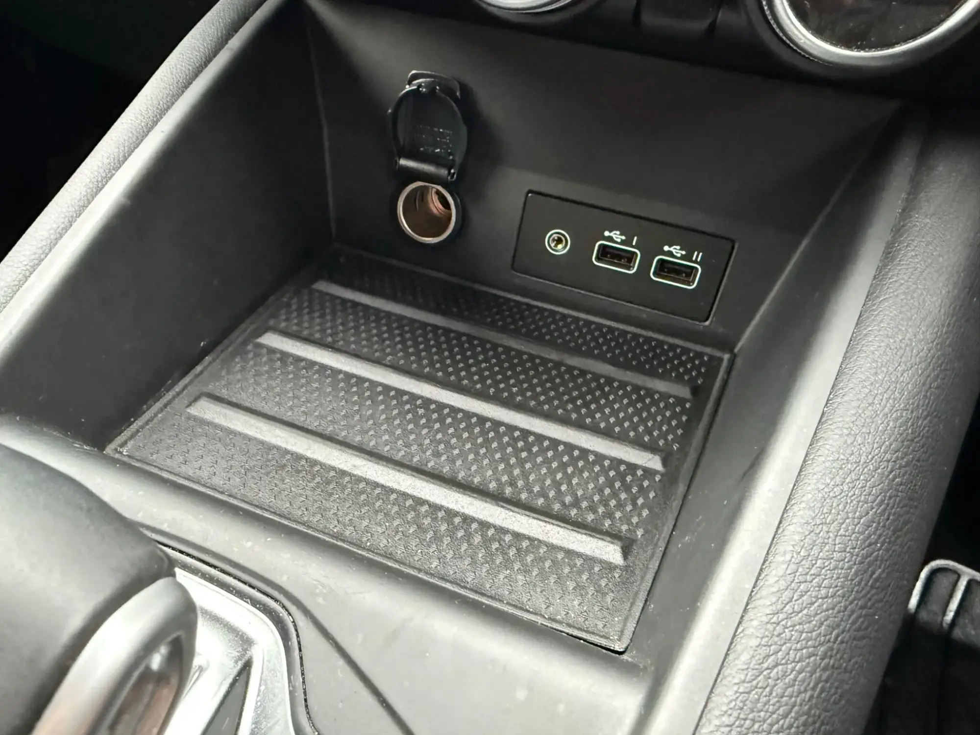 Renault Captur E-Tech Image 32