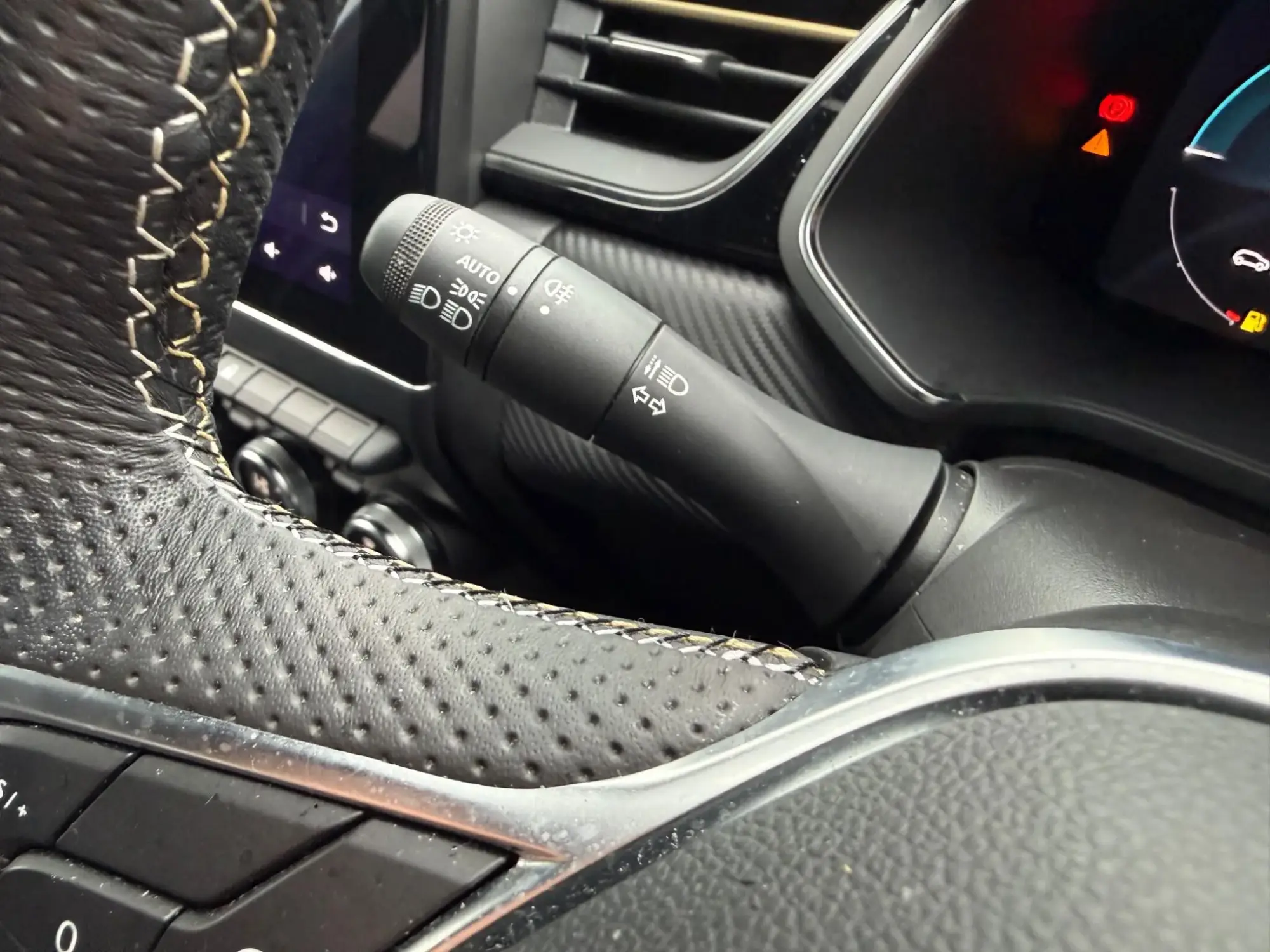 Renault Captur E-Tech Image 34