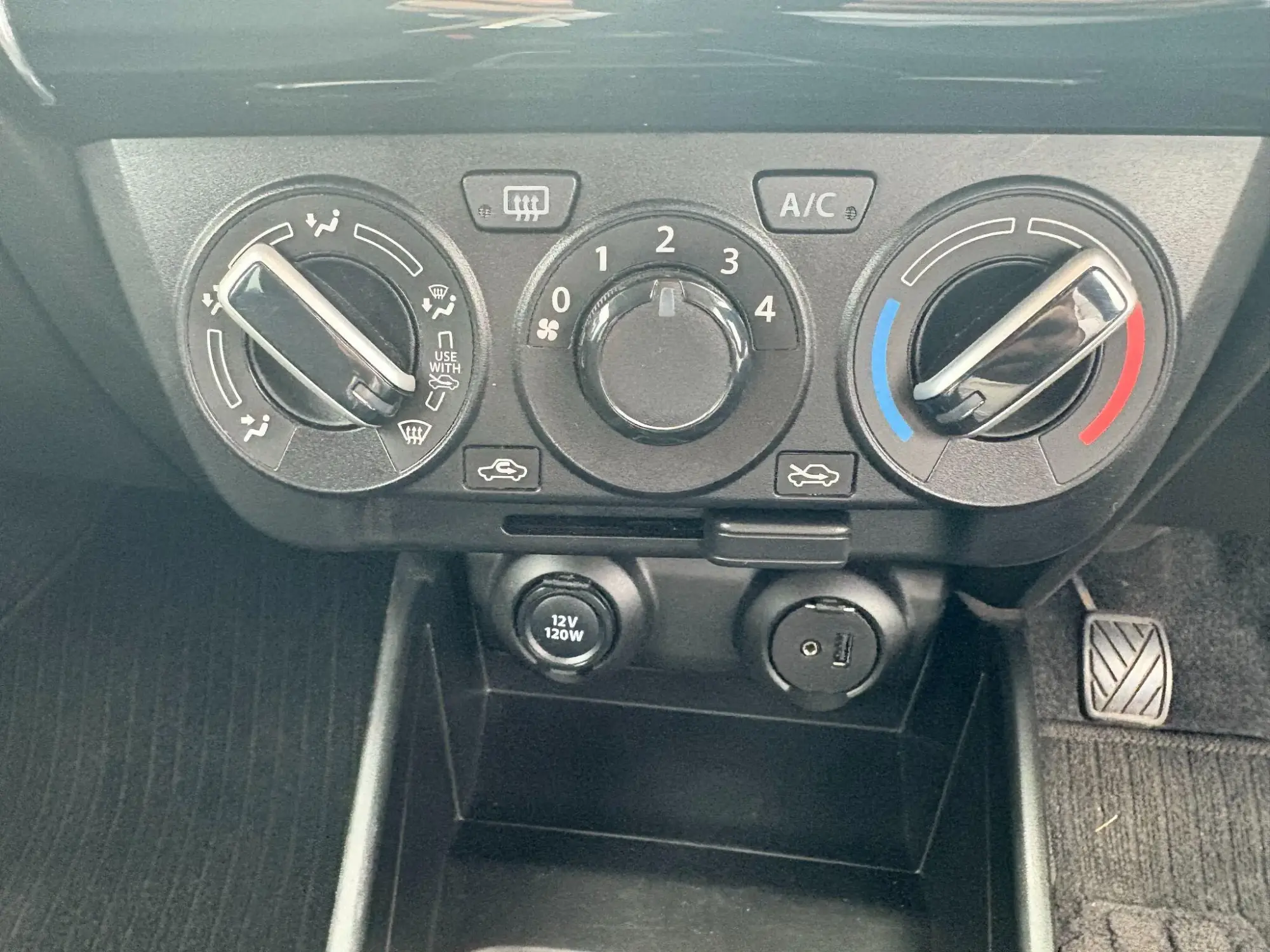 Suzuki Swift Image 12 Suzuki Swift Image 12