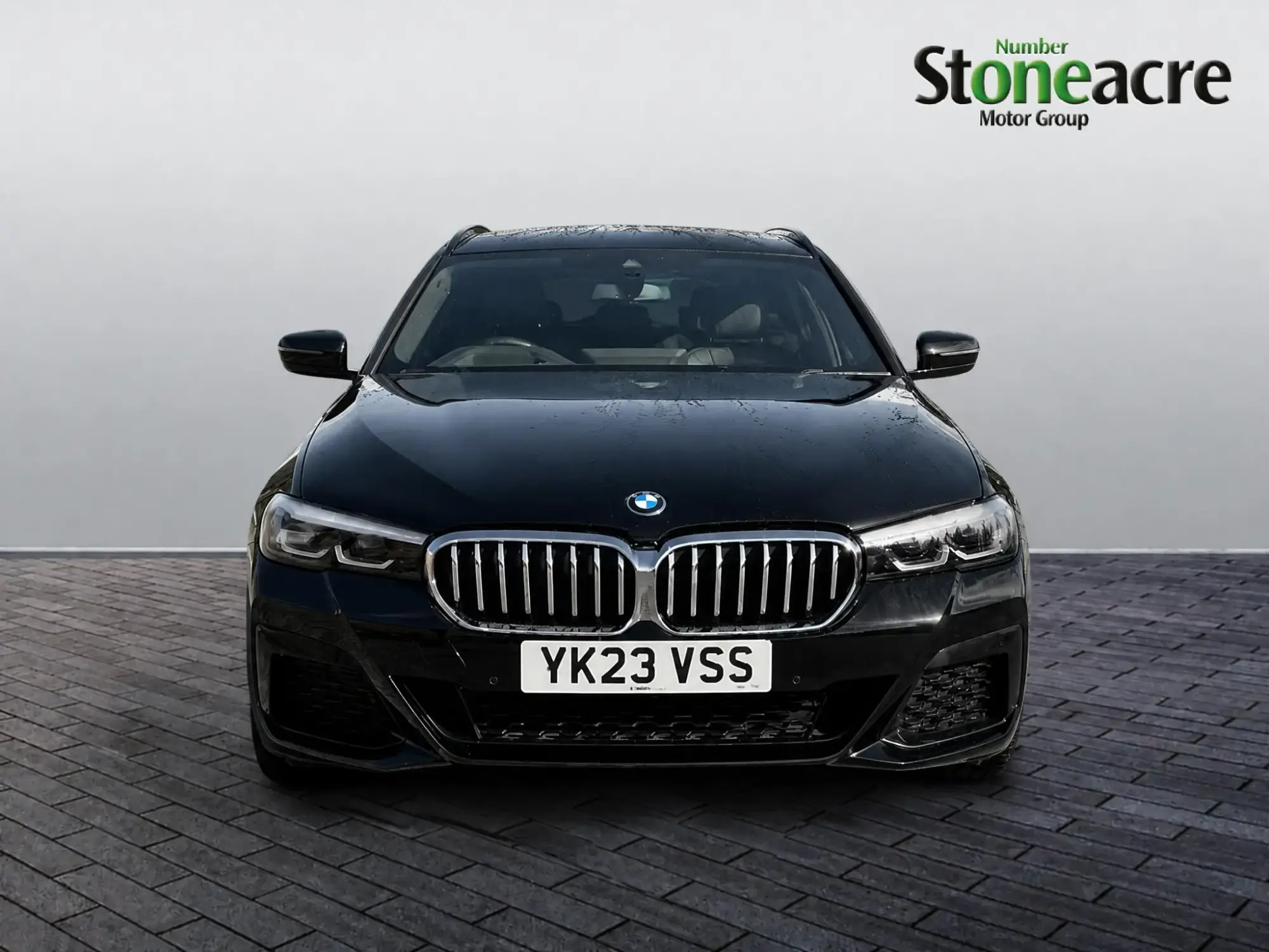 BMW 5 Series Image 2 BMW 5 Series Image 2