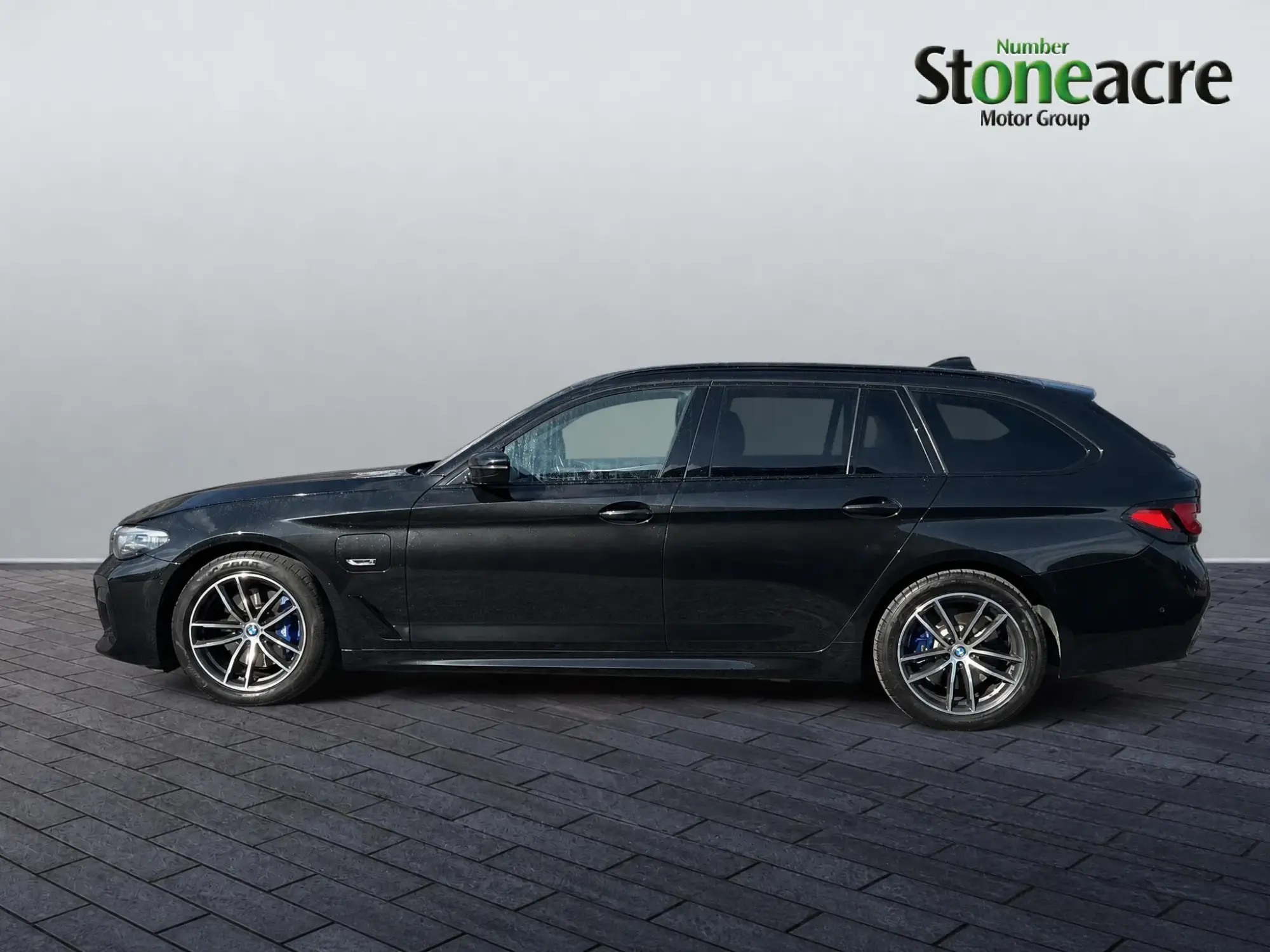 BMW 5 Series Image 4 BMW 5 Series Image 4