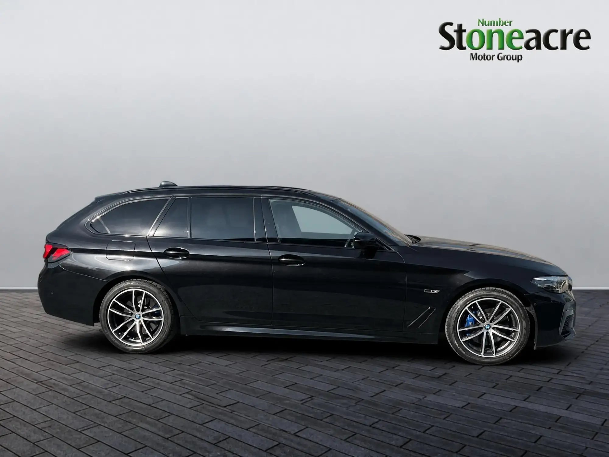 BMW 5 Series Image 6 BMW 5 Series Image 6