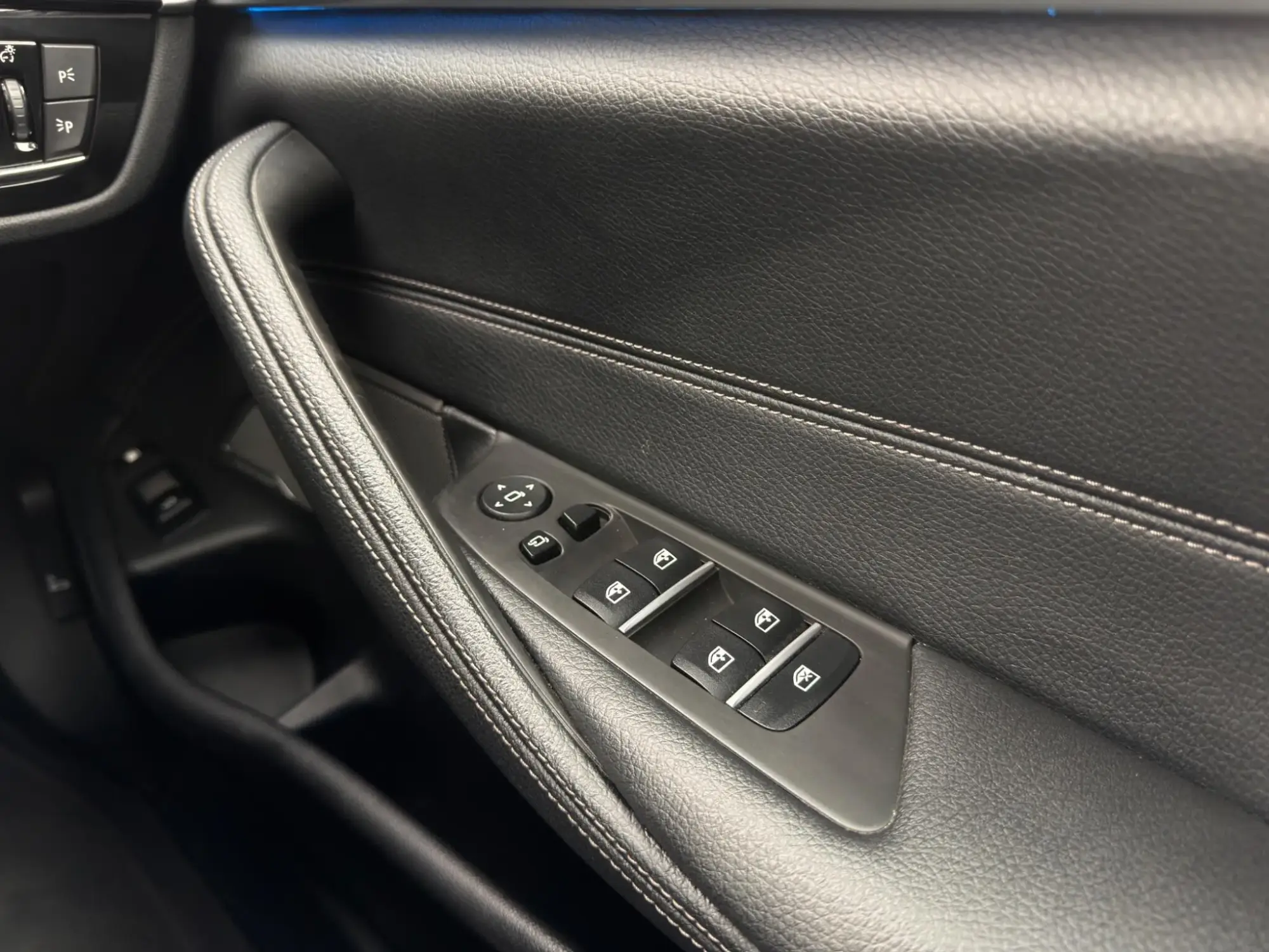 BMW 5 Series Image 15 BMW 5 Series Image 15