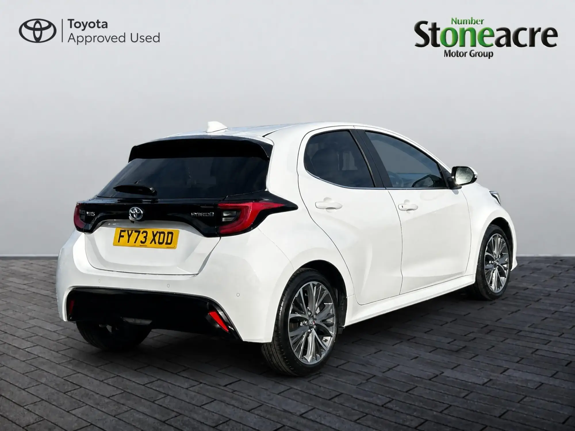 Toyota Yaris Hybrid 1.5 Hybrid Excel 5dr CVT FY73XOD Image 3 Toyota Yaris Hybrid 1.5 Hybrid Excel 5dr CVT FY73XOD Image 3