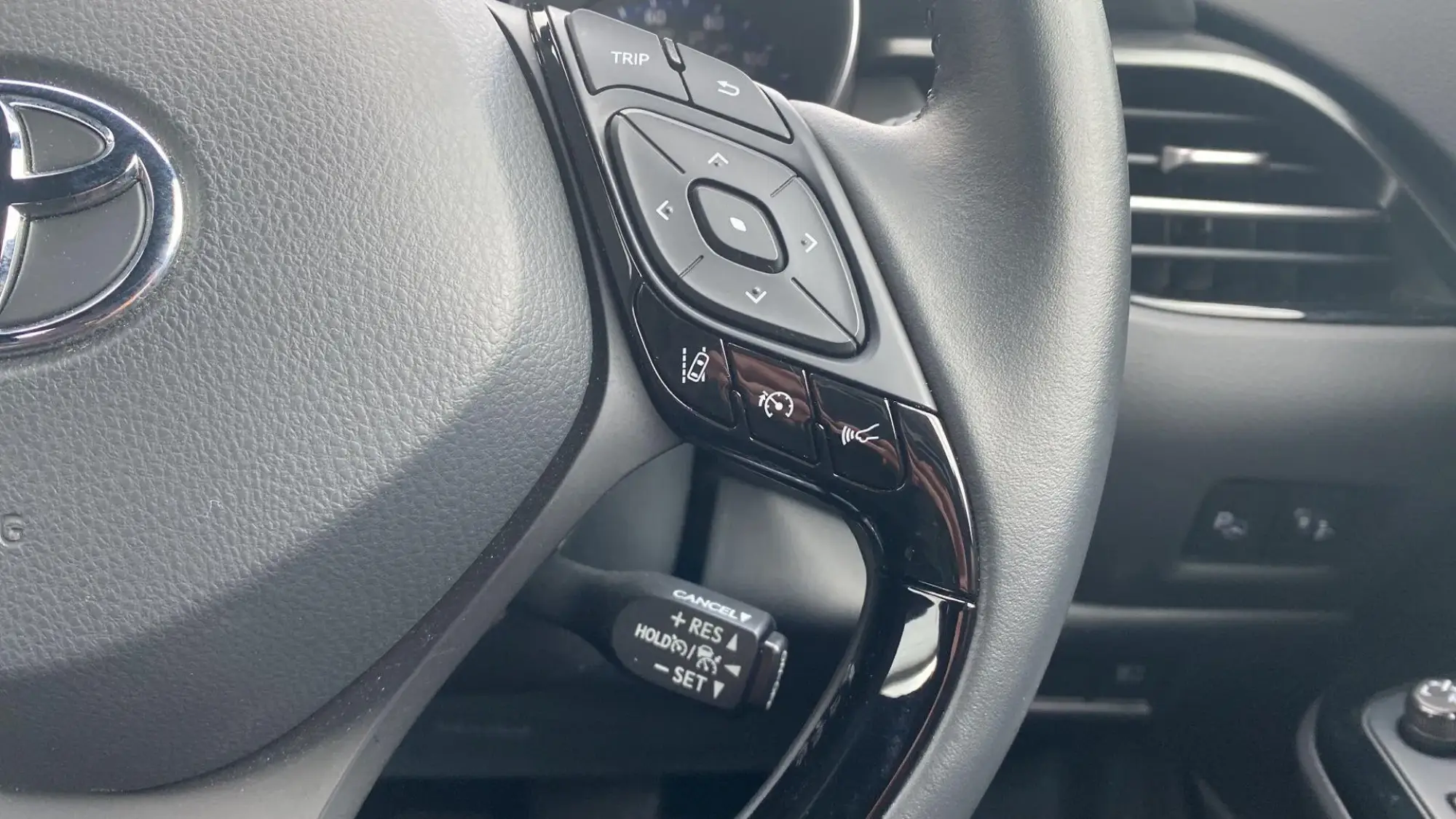 Toyota C-HR Hybrid Image 28