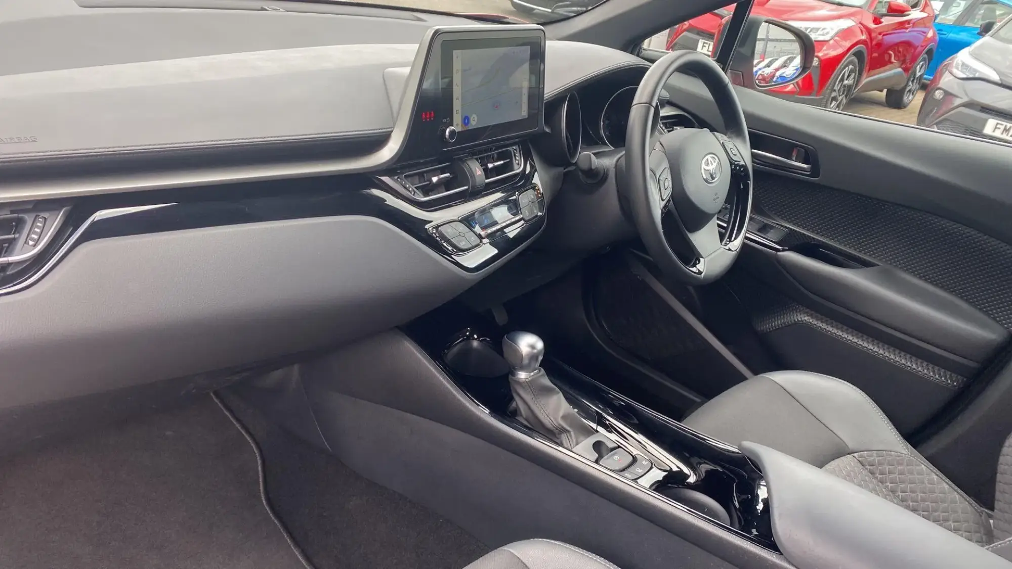 Toyota C-HR Hybrid Image 34