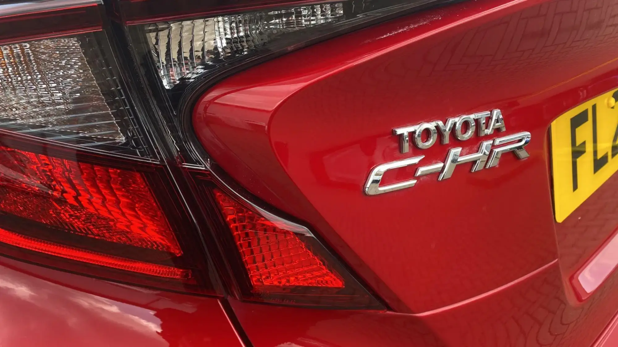 Toyota C-HR Hybrid Image 36