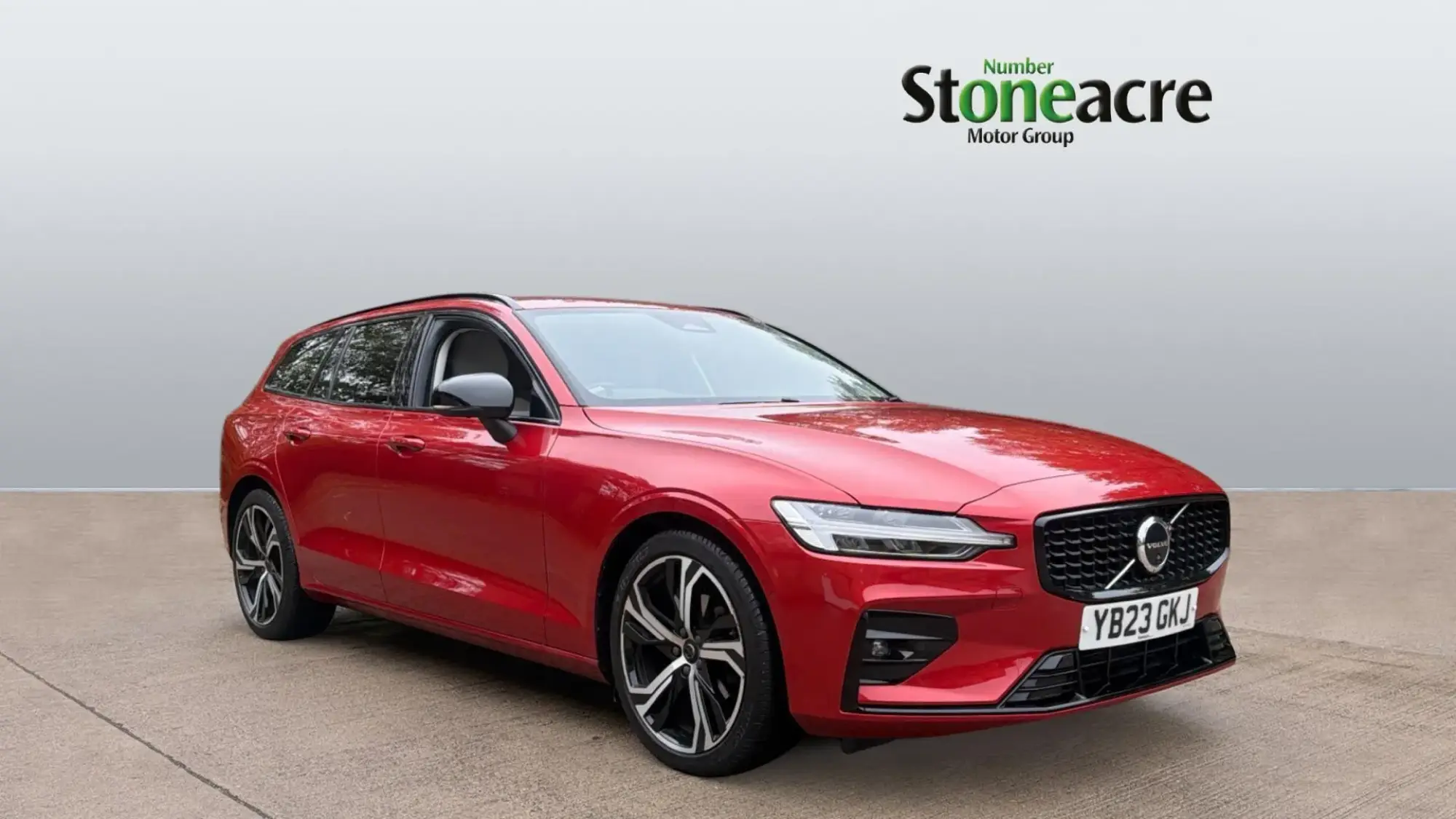 Volvo V60 2.0 B3 MHEV Plus DCT Auto Euro 6 (s/s) 5dr YB23GKJ Image 1