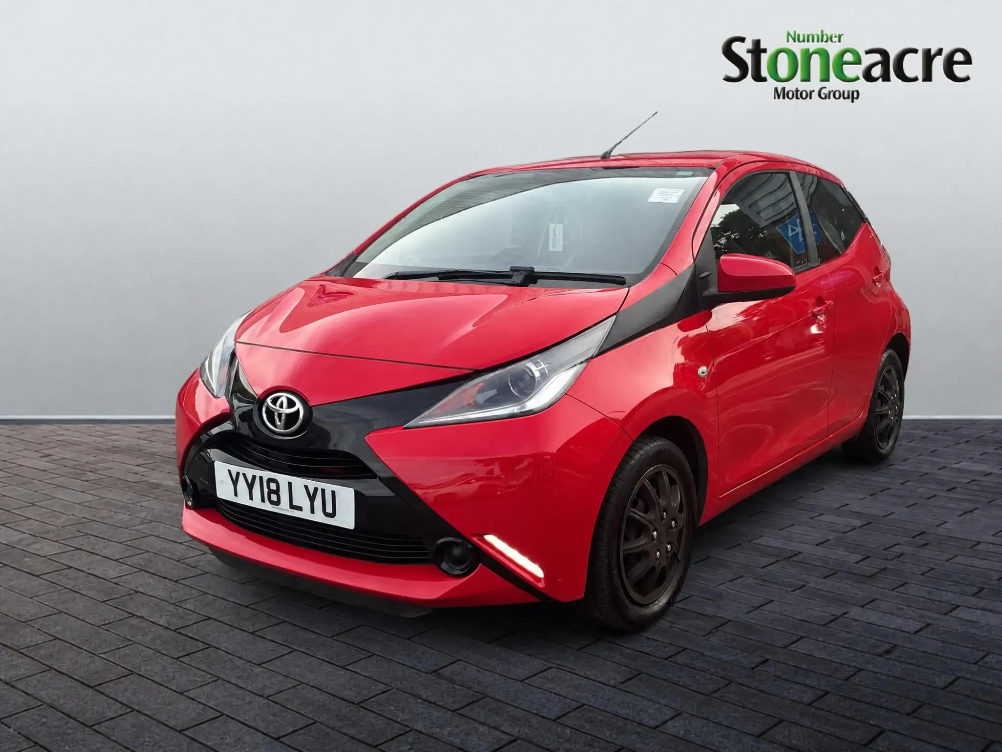 Toyota Aygo 1.0 VVT-i X-Play 5dr YY18LYU Image 3 Toyota Aygo 1.0 VVT-i X-Play 5dr YY18LYU Image 3
