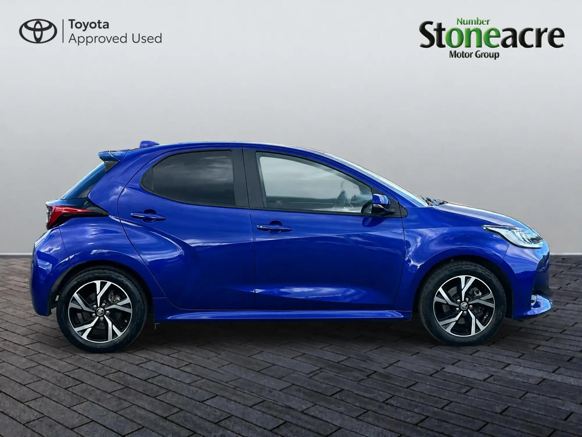 Toyota Yaris Hybrid 1.5 Hybrid Design 5dr CVT NC24ZVP Image 2 Toyota Yaris Hybrid 1.5 Hybrid Design 5dr CVT NC24ZVP Image 2