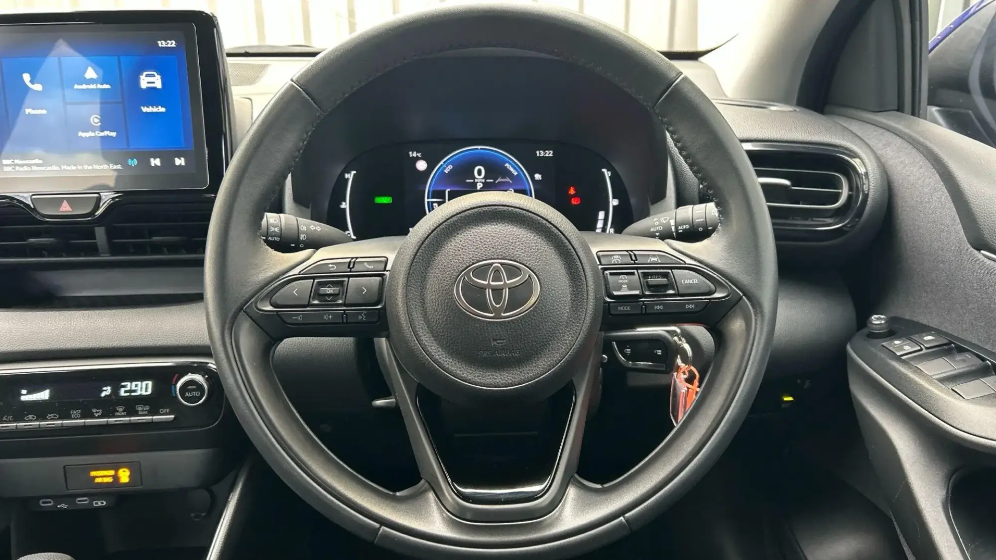 Toyota Yaris Hybrid Image 12 Toyota Yaris Hybrid Image 12