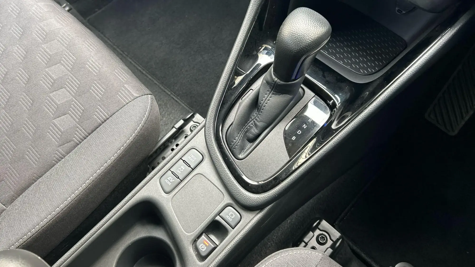 Toyota Yaris Hybrid Image 31 Toyota Yaris Hybrid Image 31