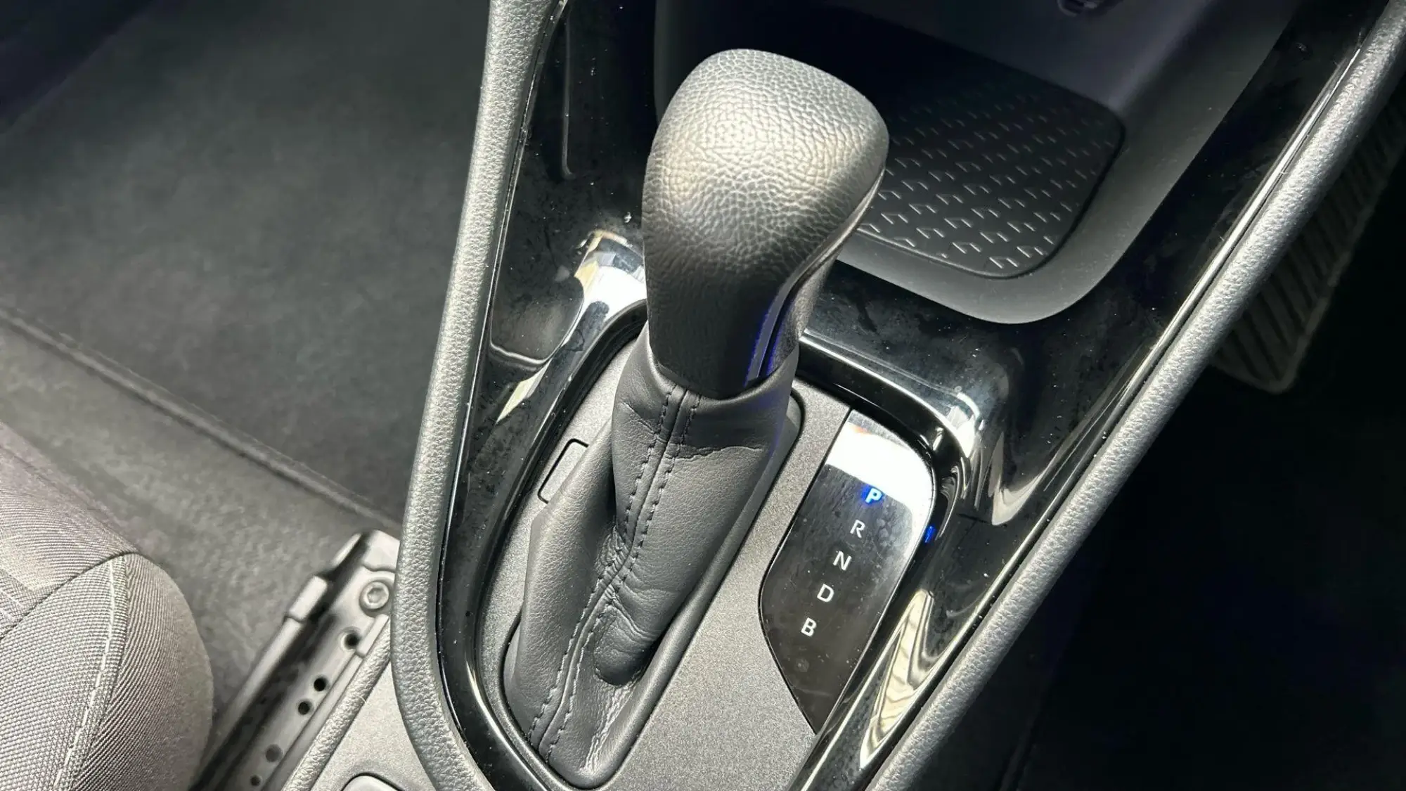 Toyota Yaris Hybrid Image 32 Toyota Yaris Hybrid Image 32