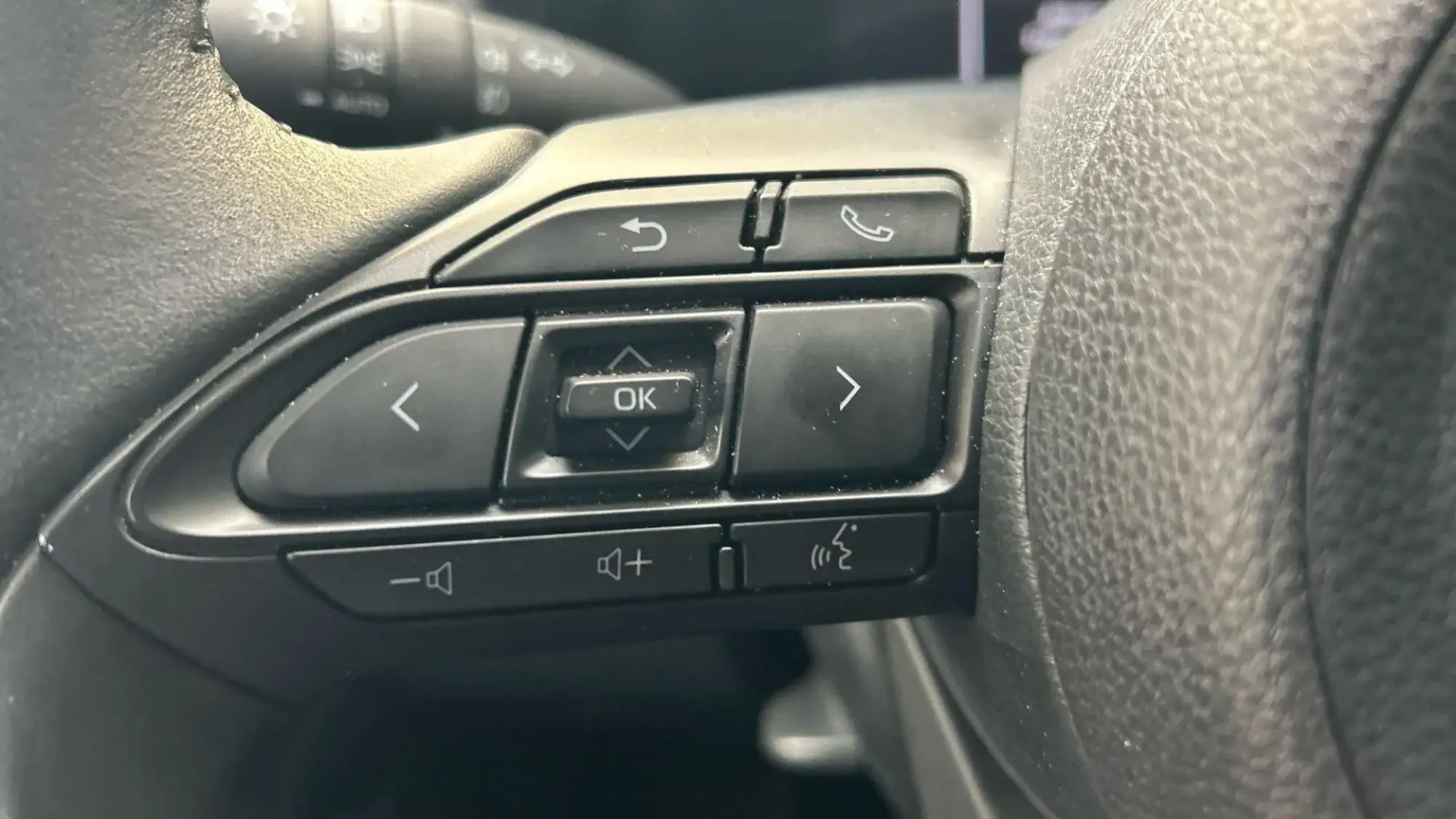 Toyota Yaris Hybrid Image 34 Toyota Yaris Hybrid Image 34