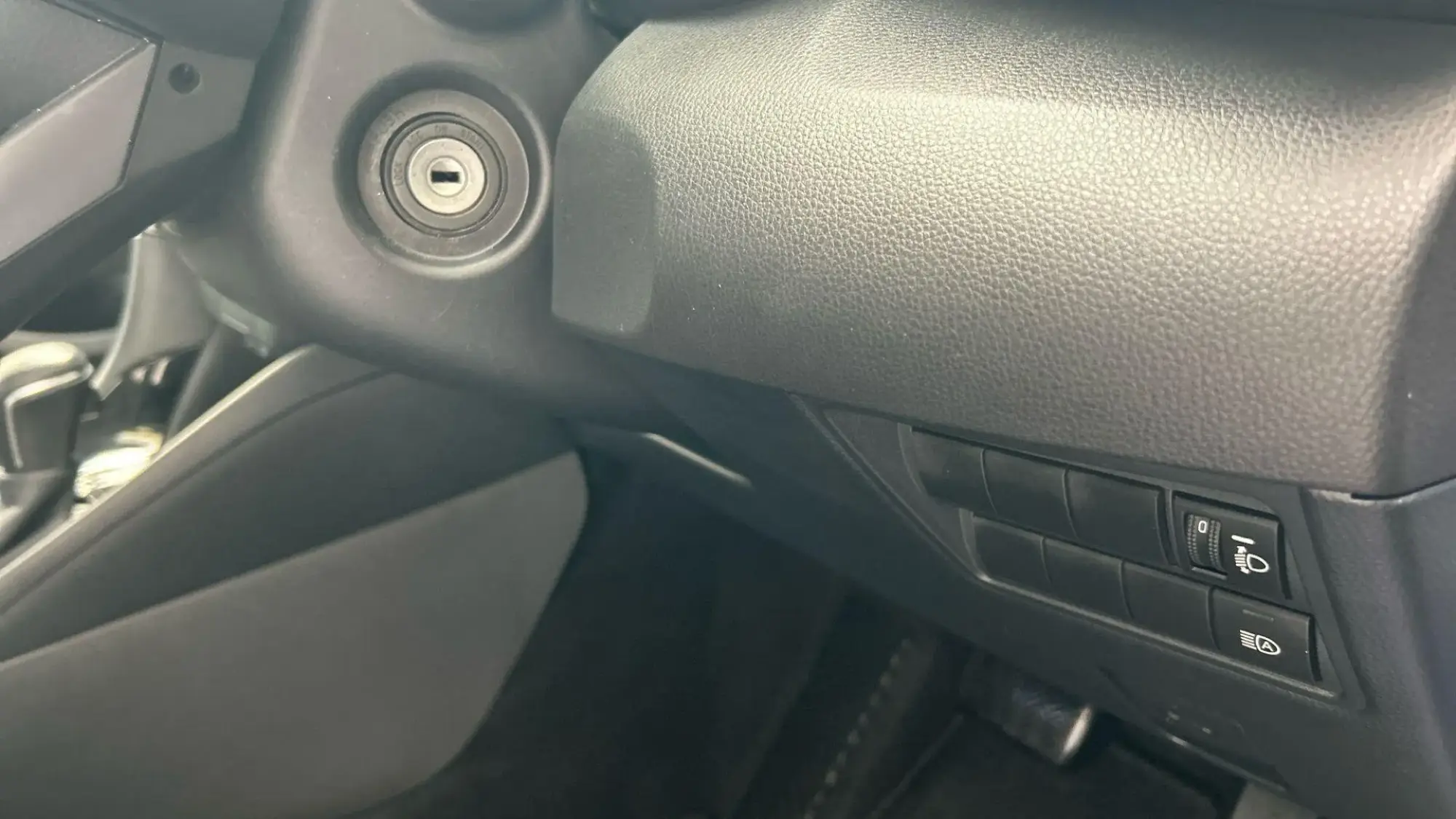 Toyota Yaris Hybrid Image 38 Toyota Yaris Hybrid Image 38