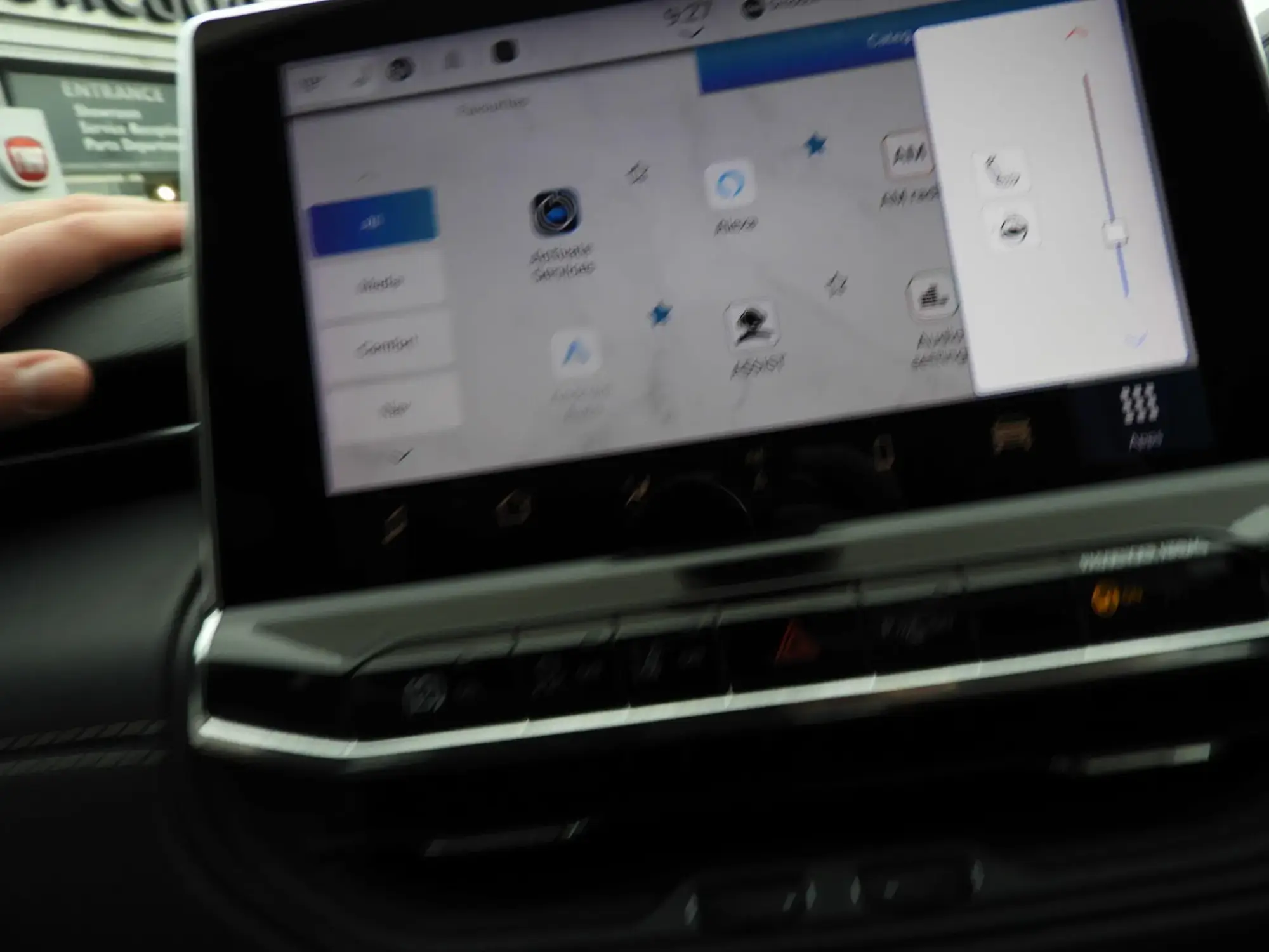 Jeep Compass 4XE Image 17 Jeep Compass 4XE Image 17