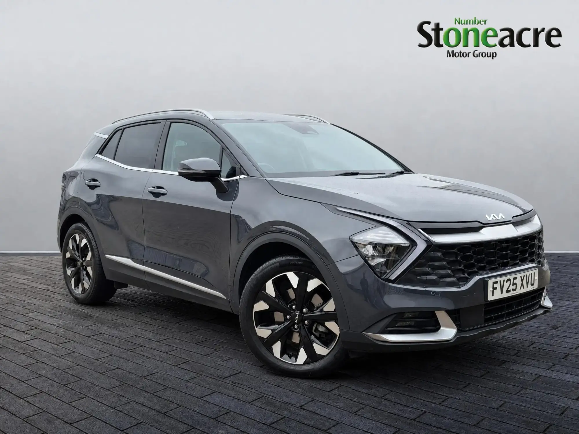 Kia Sportage Plug-In Hybrid 1.6 T-GDi 13.8kWh 3 Auto AWD Euro 6 (s/s) 5dr FV25XVU Image 1