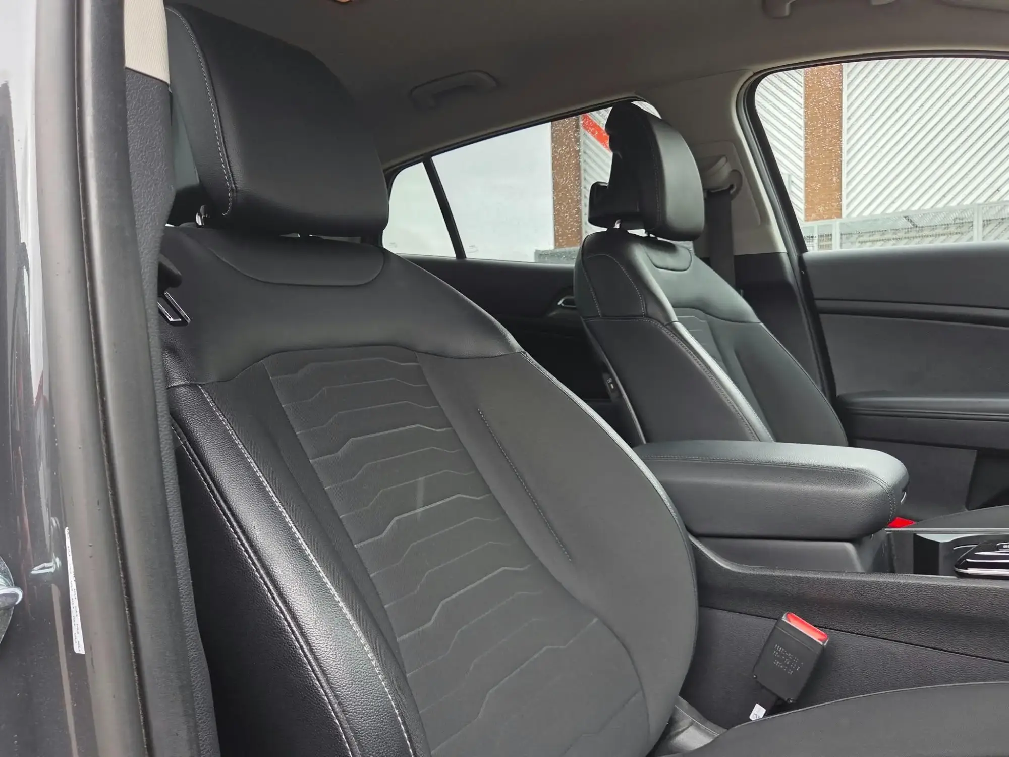 Kia Sportage Plug-In Hybrid Image 14 Kia Sportage Plug-In Hybrid Image 14