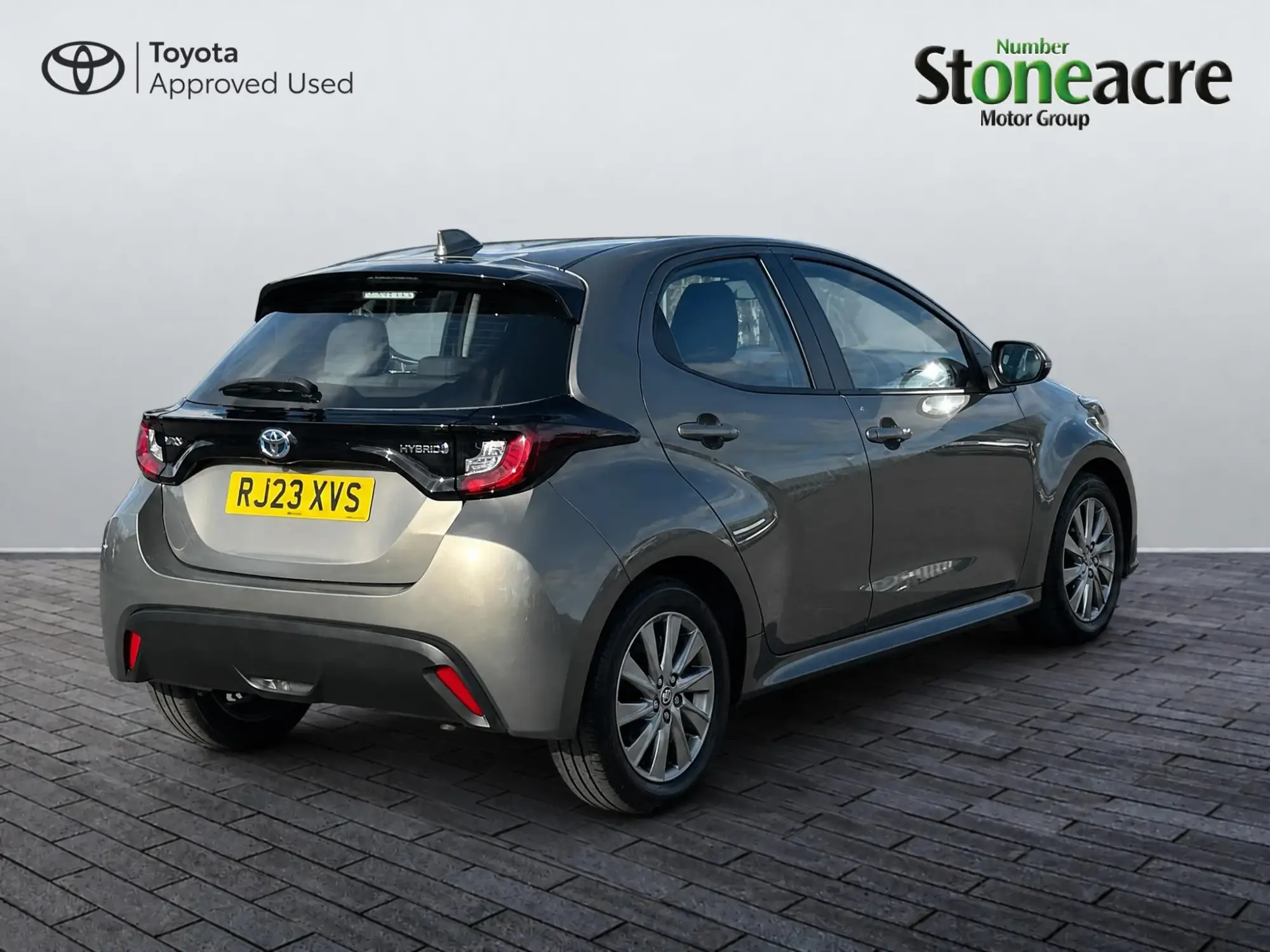Toyota Yaris Hybrid 1.5 Hybrid Icon 5dr CVT RJ23XVS Image 3