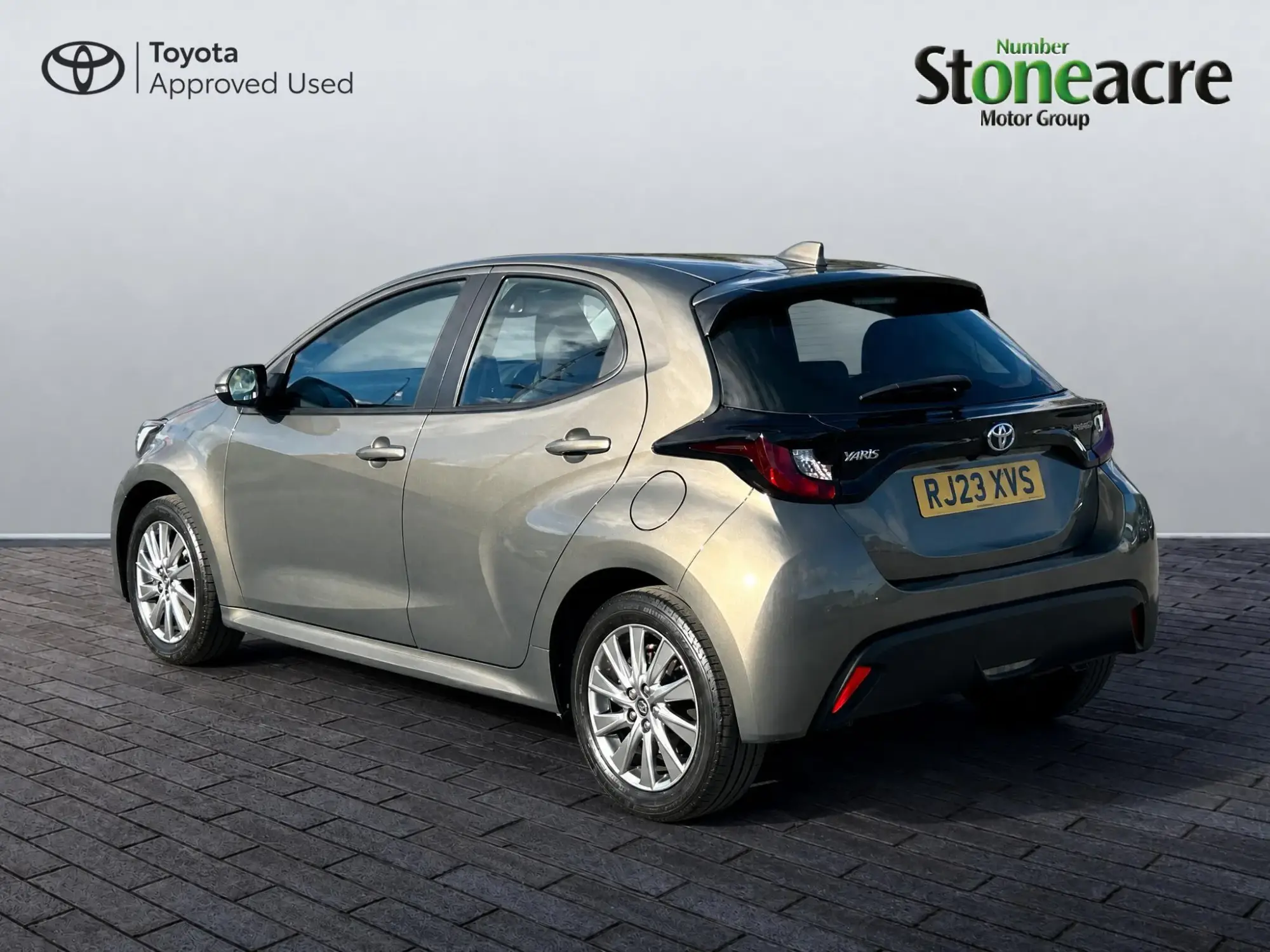 Toyota Yaris Hybrid Image 5