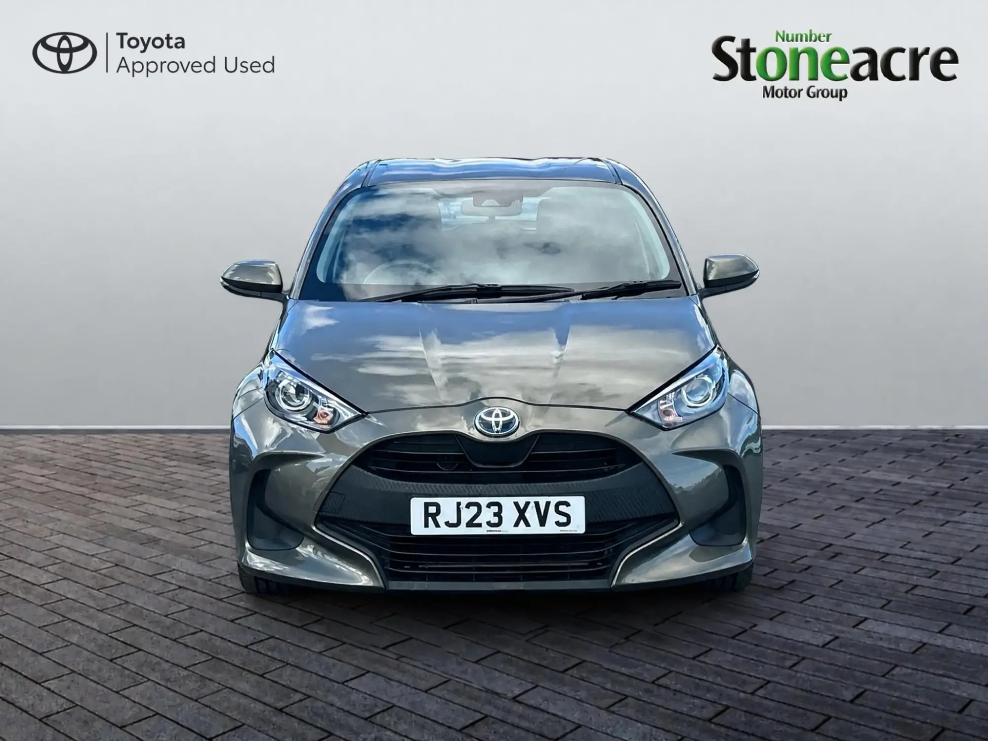 Toyota Yaris Hybrid Image 8