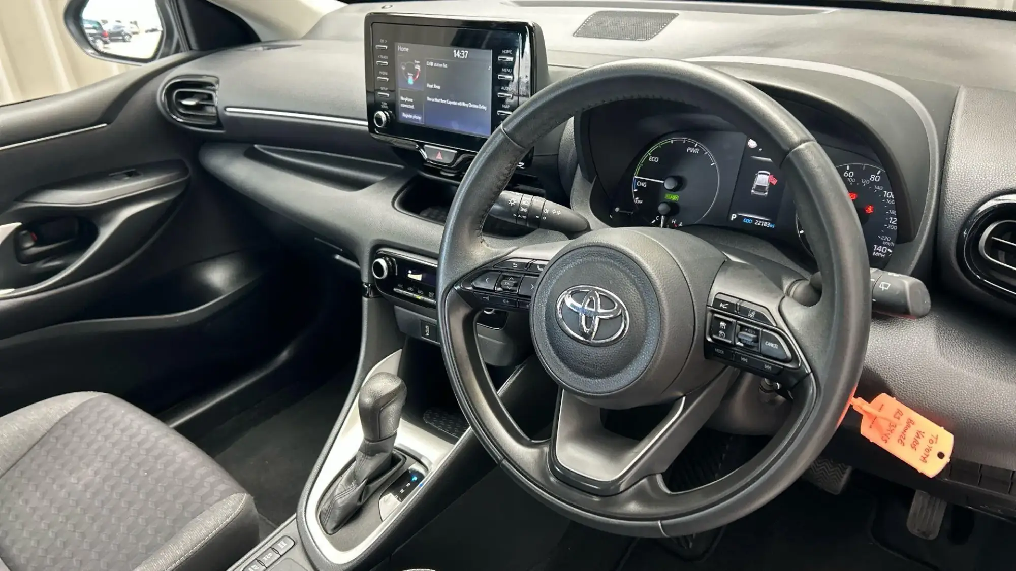 Toyota Yaris Hybrid Image 10