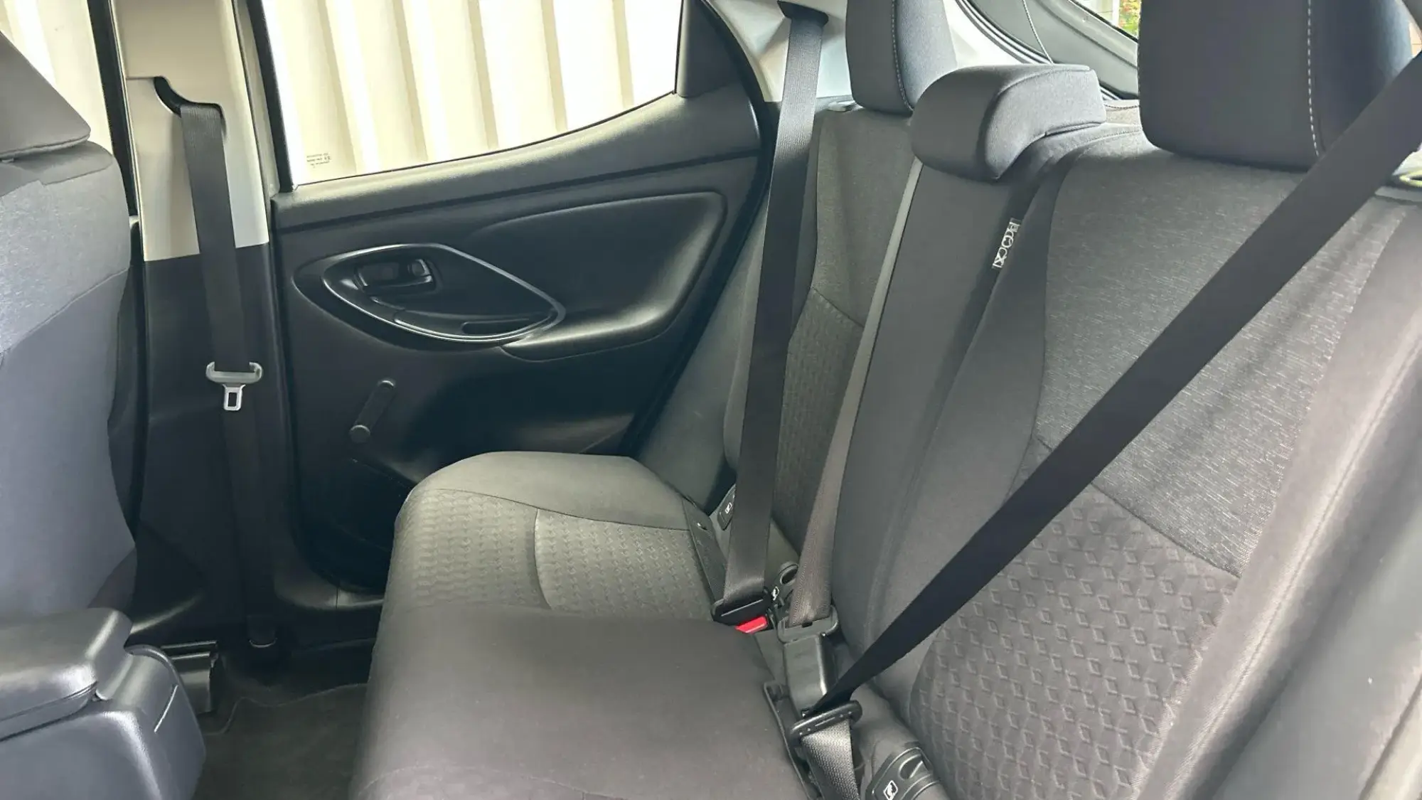 Toyota Yaris Hybrid Image 17