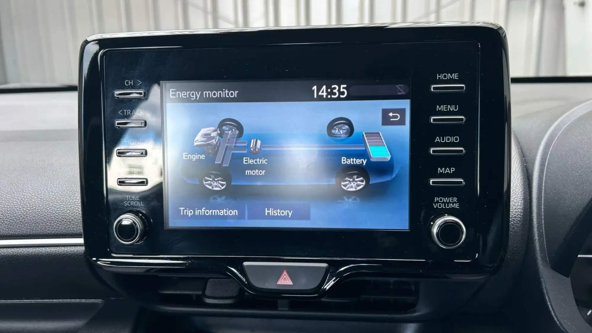 Toyota Yaris Hybrid Image 20
