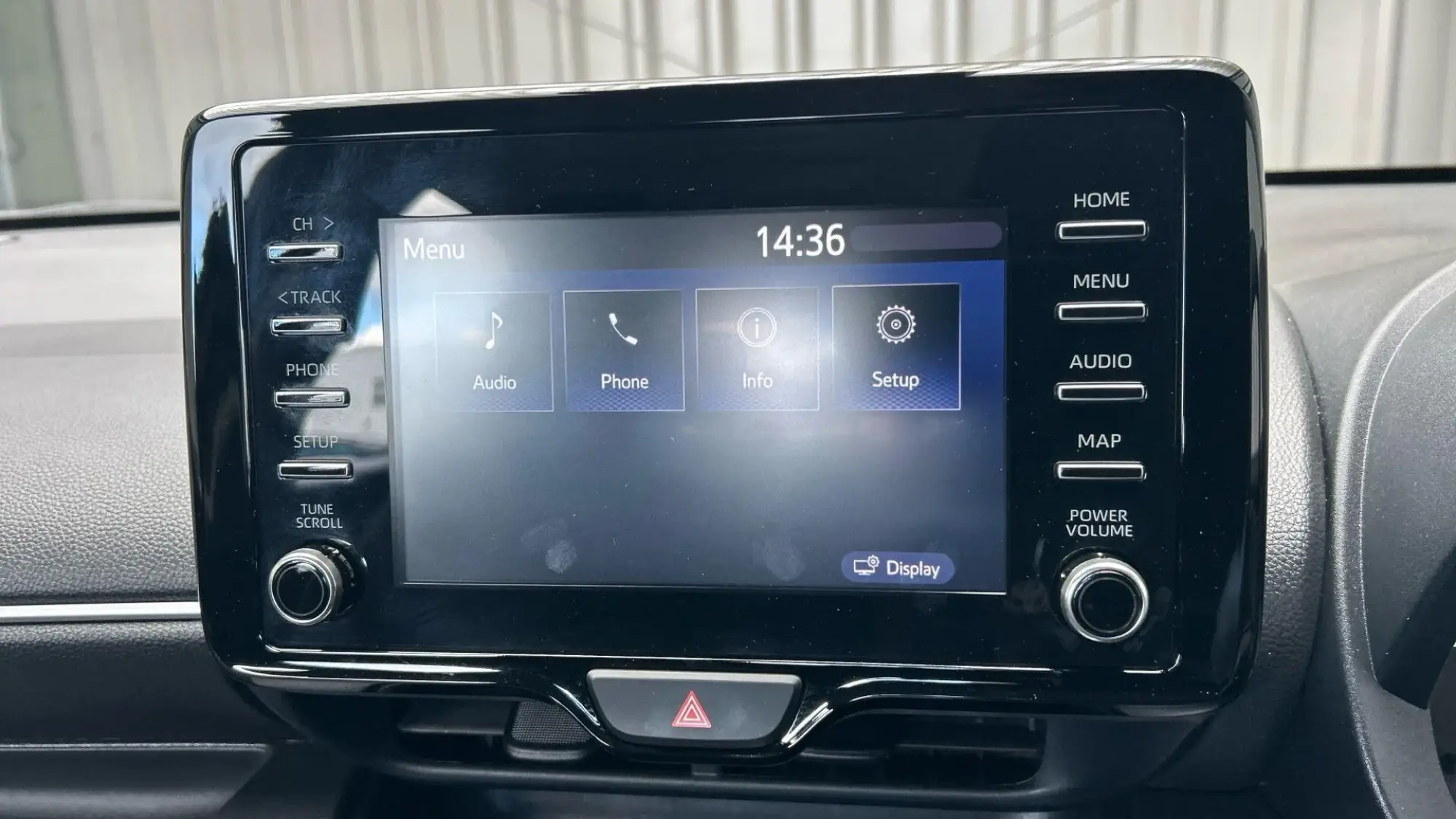 Toyota Yaris Hybrid Image 25