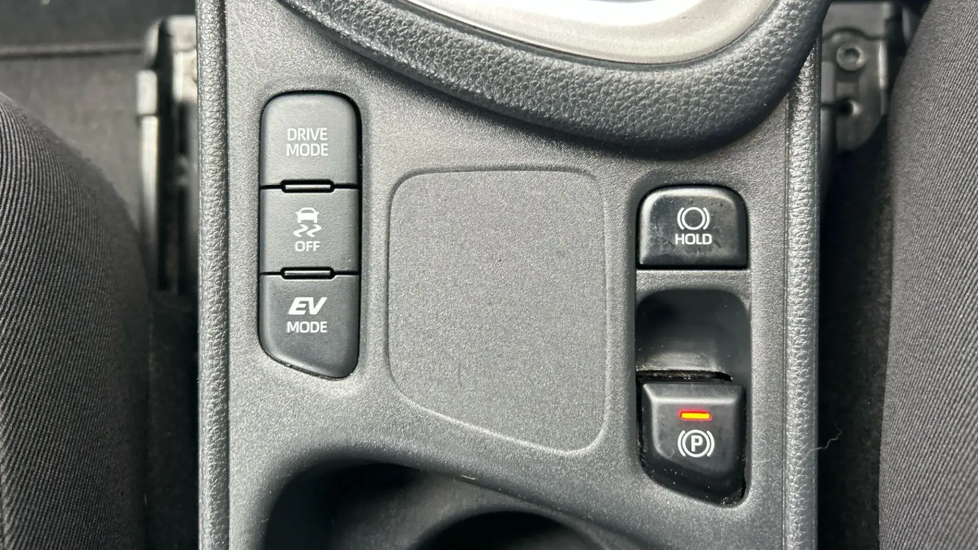 Toyota Yaris Hybrid Image 31