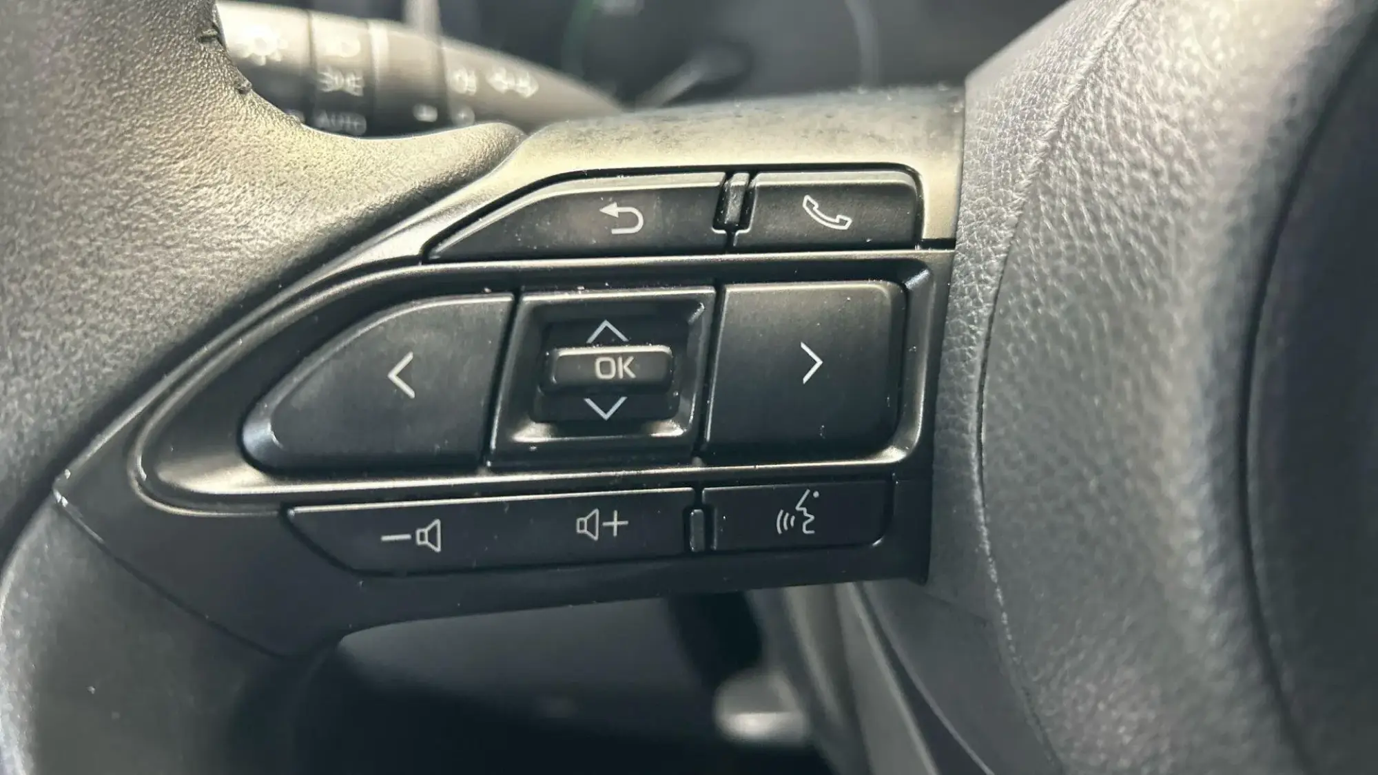 Toyota Yaris Hybrid Image 32