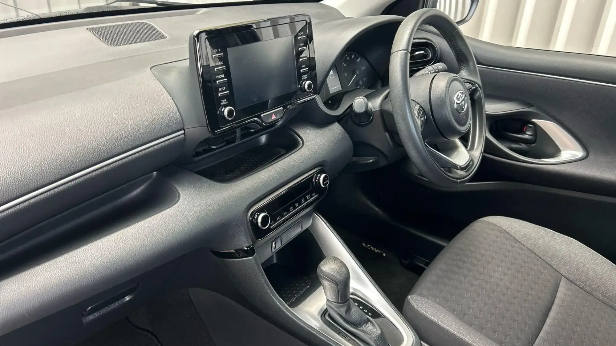 Toyota Yaris Hybrid Image 37