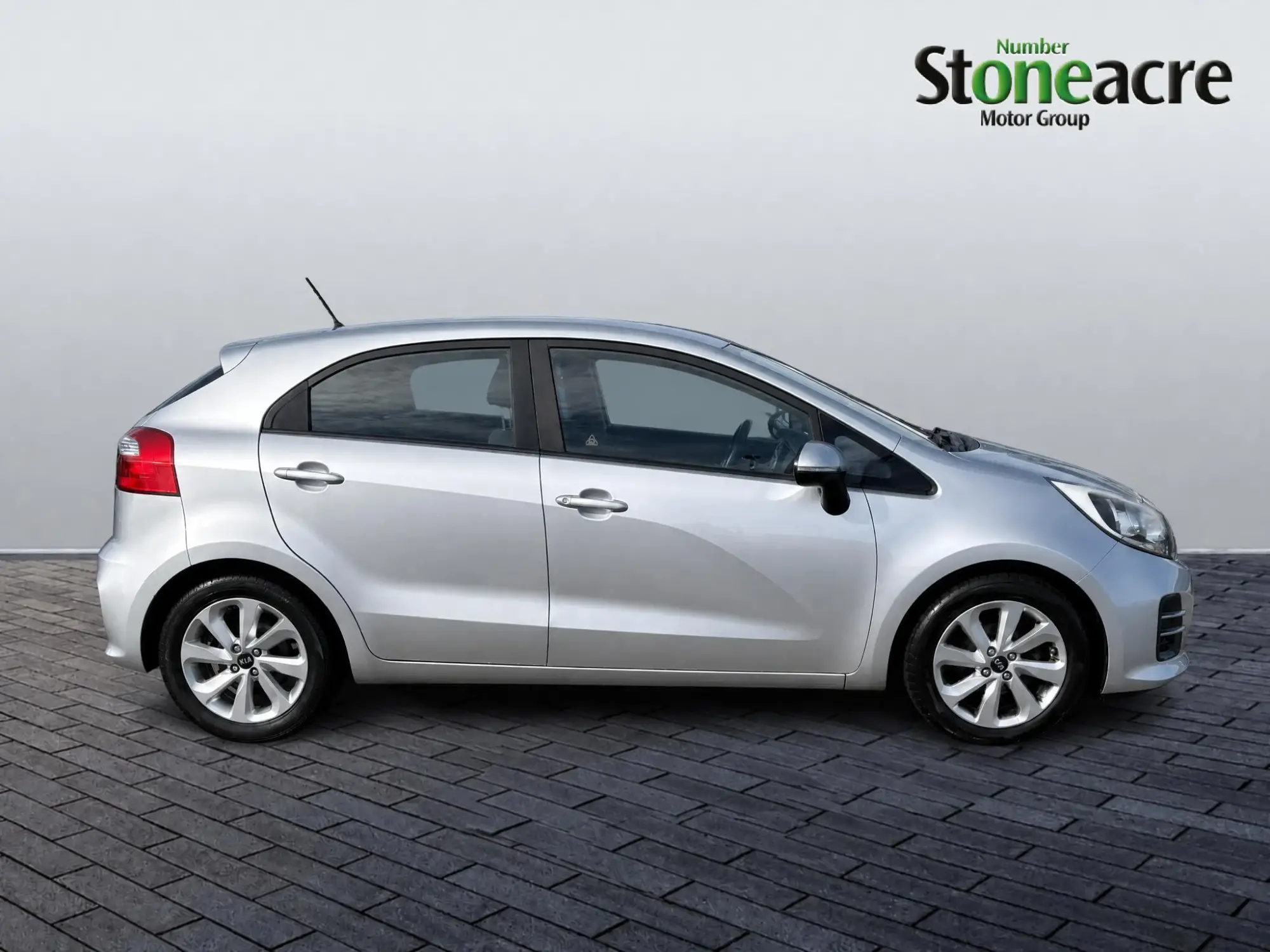 Kia Rio Image 8