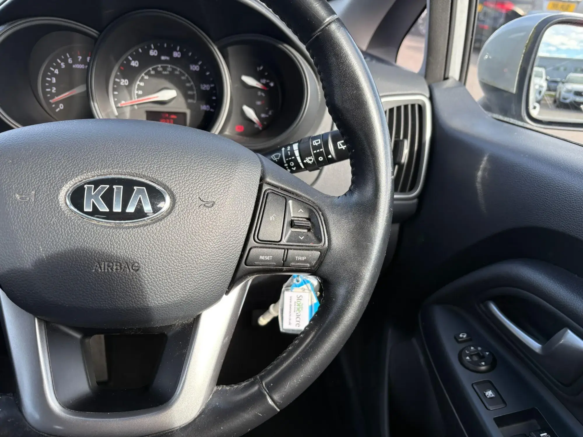 Kia Rio Image 20