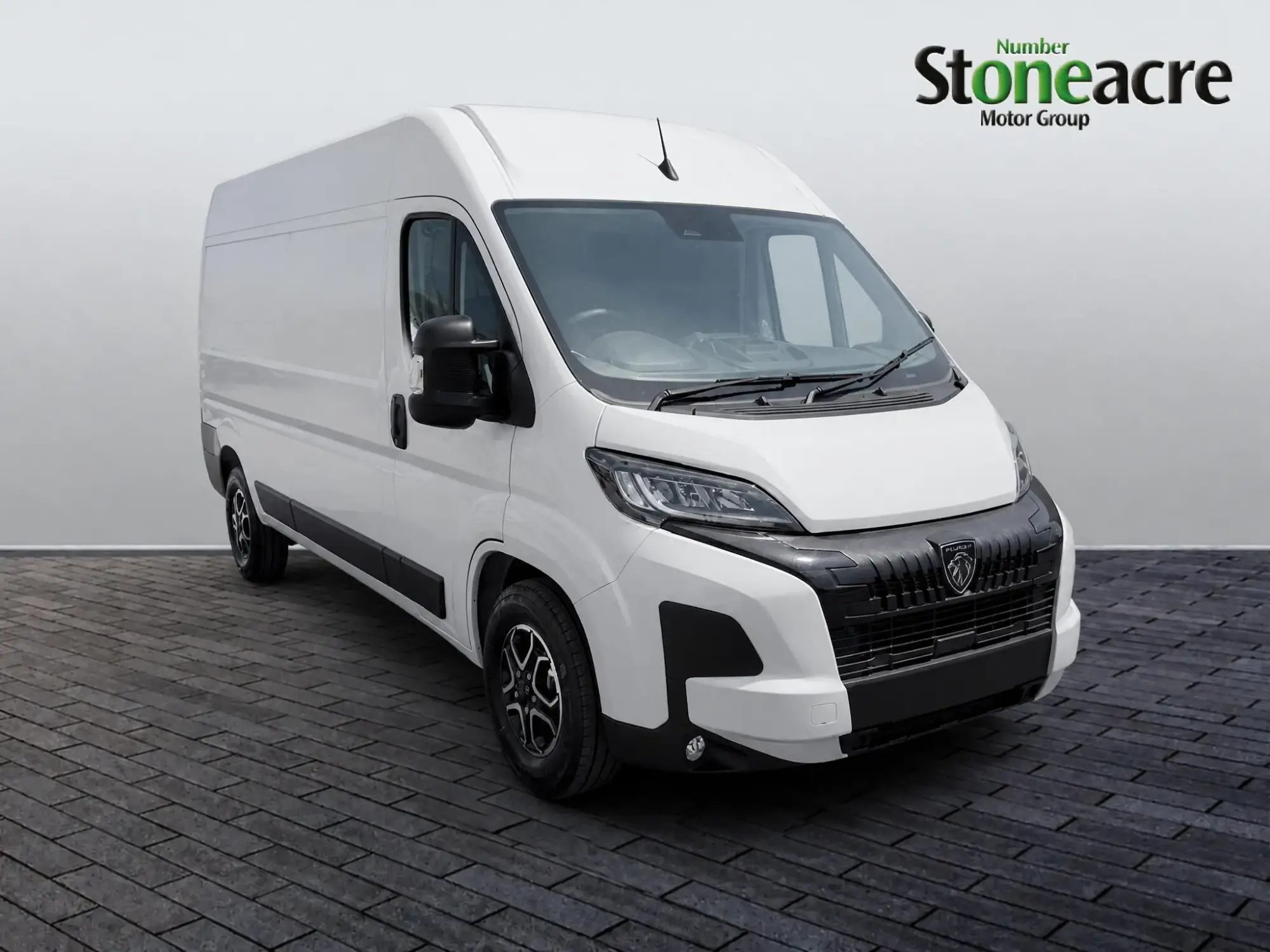 Peugeot Boxer 2.2 BlueHDi 3.5t Professional EAT8 L3 H2 Euro 6 (s/s) 5dr YE76EHK Image 1 Peugeot Boxer 2.2 BlueHDi 3.5t Professional EAT8 L3 H2 Euro 6 (s/s) 5dr YE76EHK Image 1