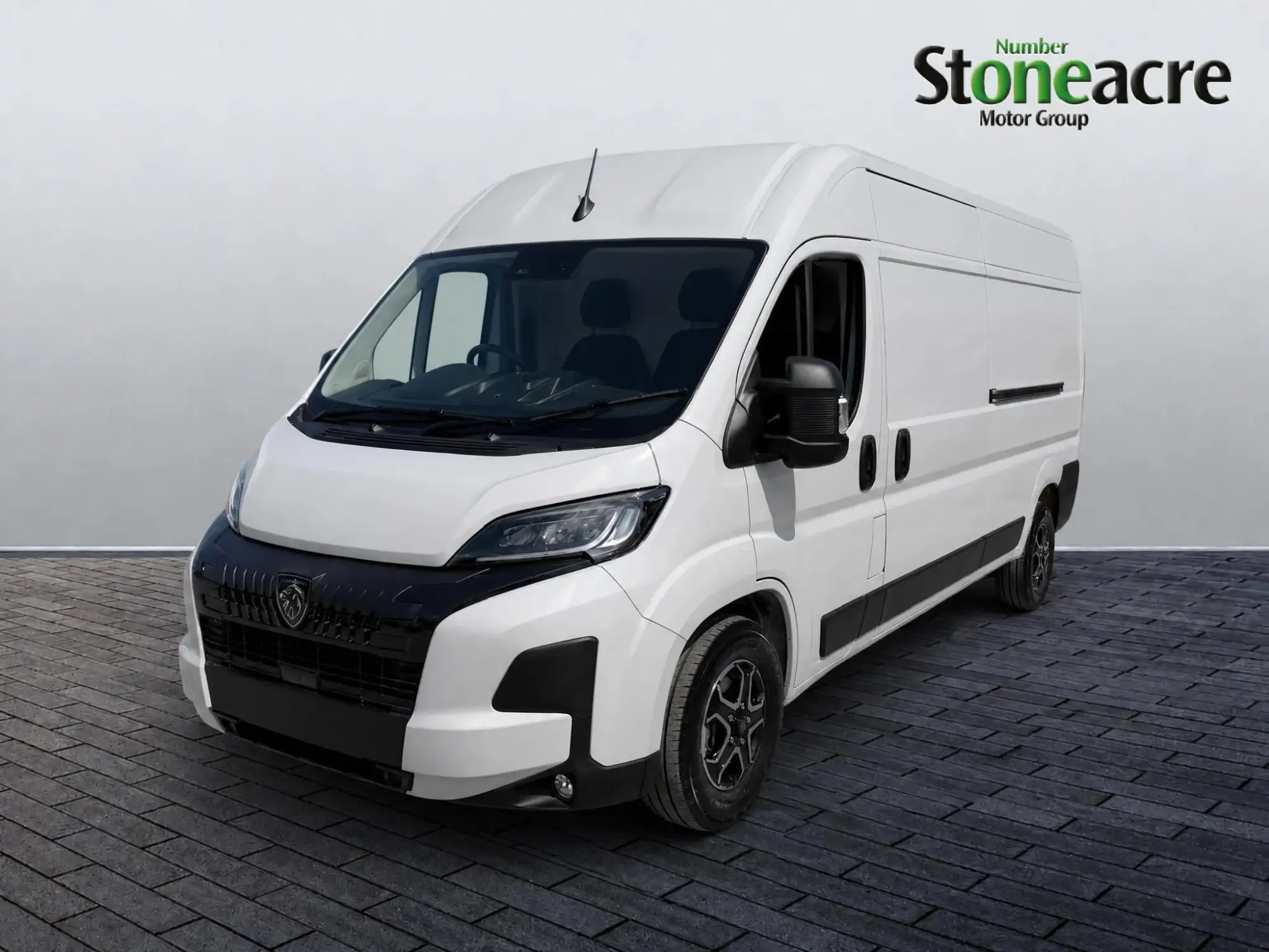 Peugeot Boxer 2.2 BlueHDi 3.5t Professional EAT8 L3 H2 Euro 6 (s/s) 5dr YE76EHK Image 3 Peugeot Boxer 2.2 BlueHDi 3.5t Professional EAT8 L3 H2 Euro 6 (s/s) 5dr YE76EHK Image 3